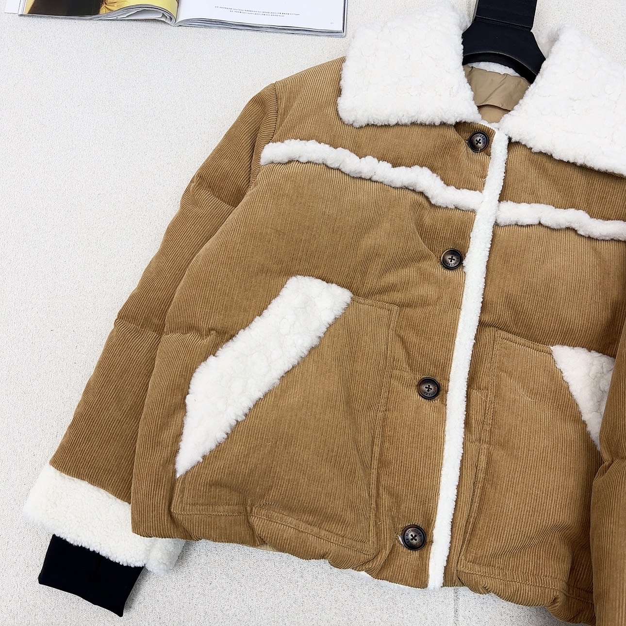 原单品质 Mc 25Ss————秋冬最新款拼接环保羊羔毛羽绒服外套 🤍定制环保羊羔毛面料软糯细腻 减龄少