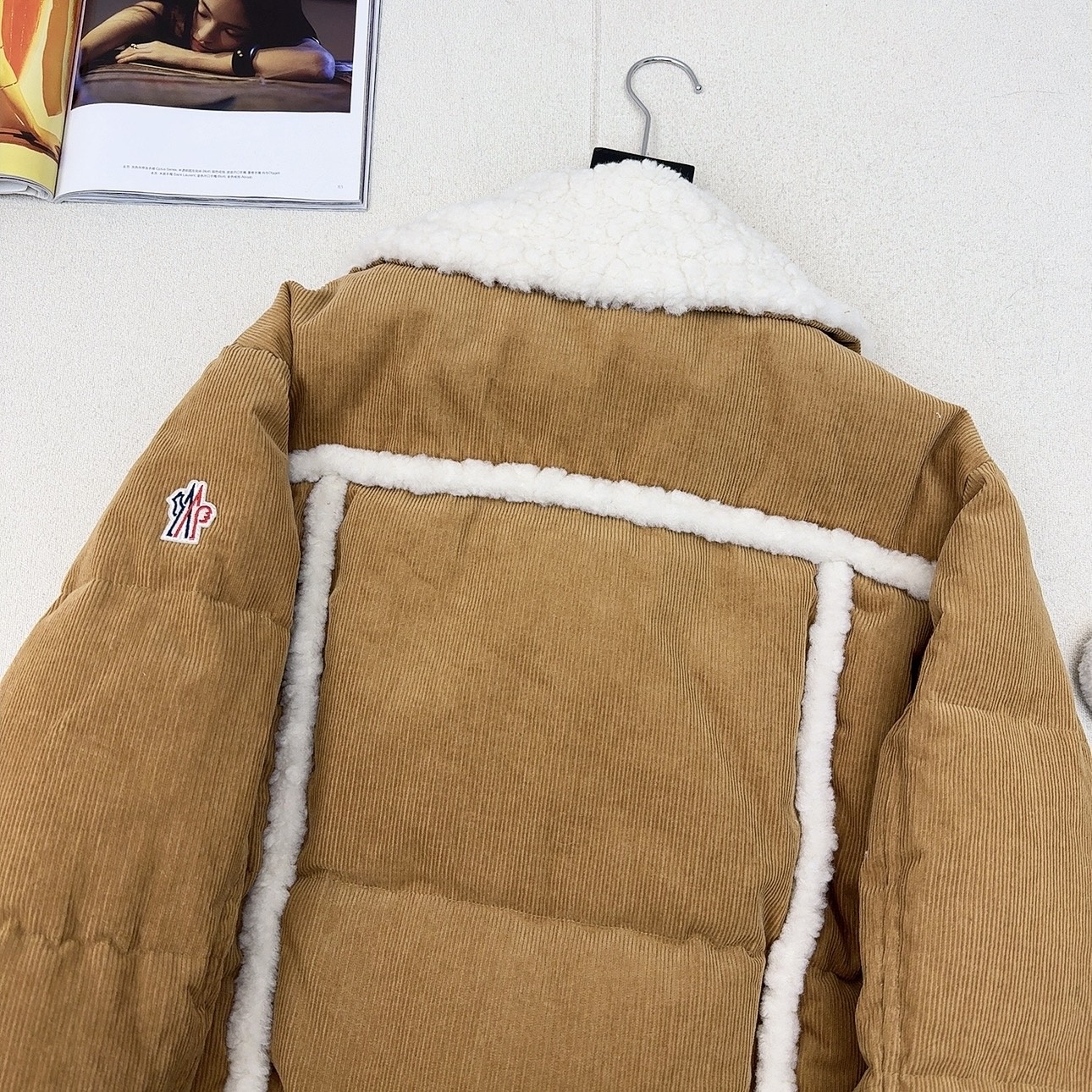 原单品质 Mc 25Ss————秋冬最新款拼接环保羊羔毛羽绒服外套 🤍定制环保羊羔毛面料软糯细腻 减龄少