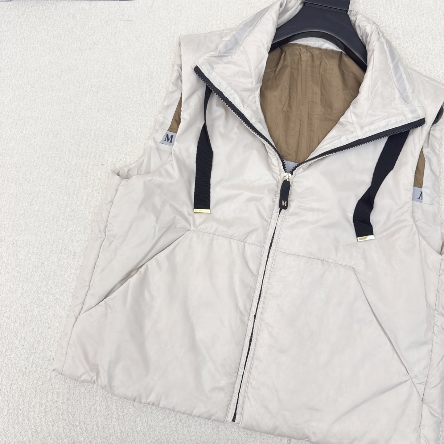 原单品质 Max 25Ss———秋冬最新款简约立领棉服马甲🖤 经典H版型剪裁 经典时髦又帅气 里衬原版字