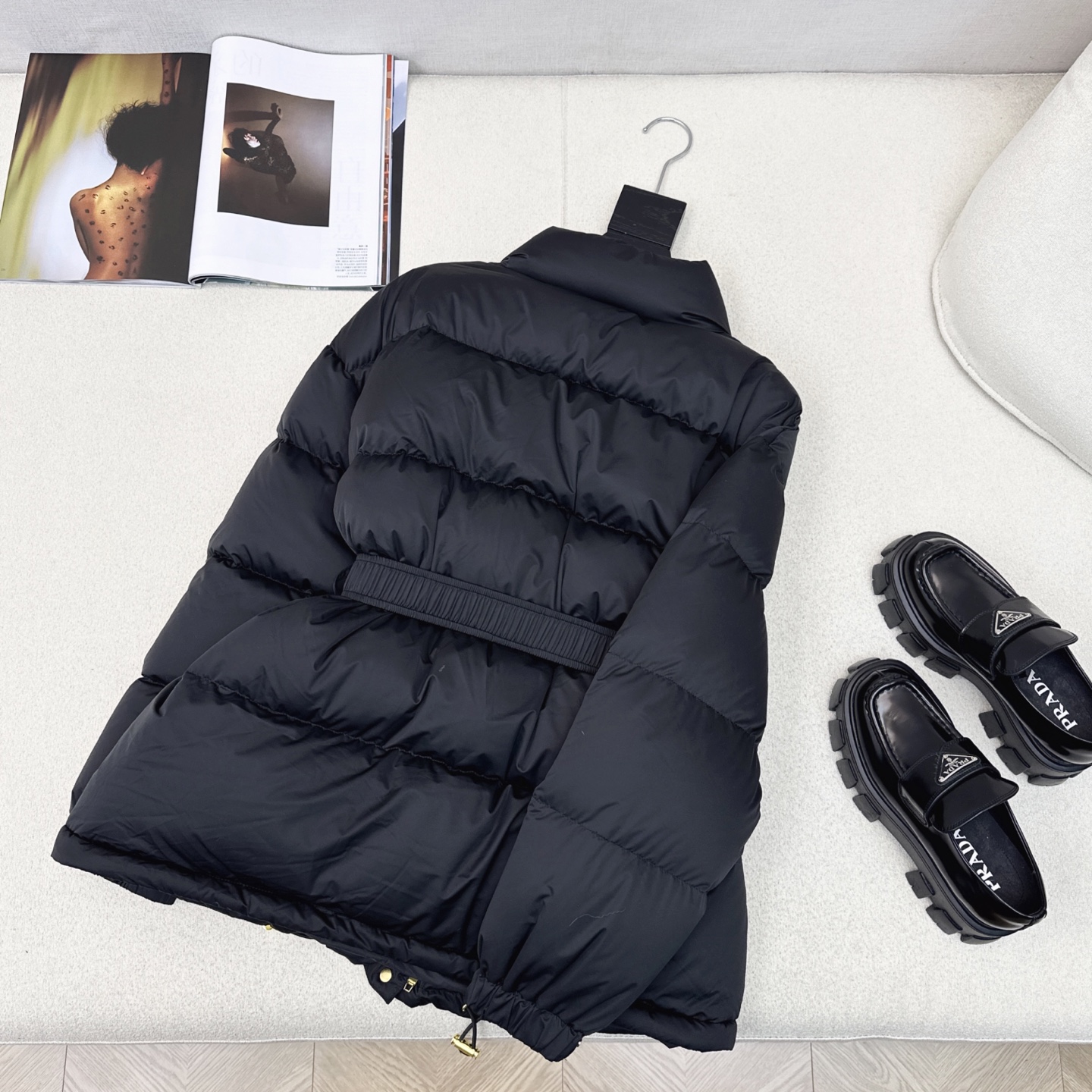高端原单品质 CE 25Ss———秋冬新款凯旋门徽标logo立领束腰面包羽绒服 🤎本季最佳版型 经典凯旋