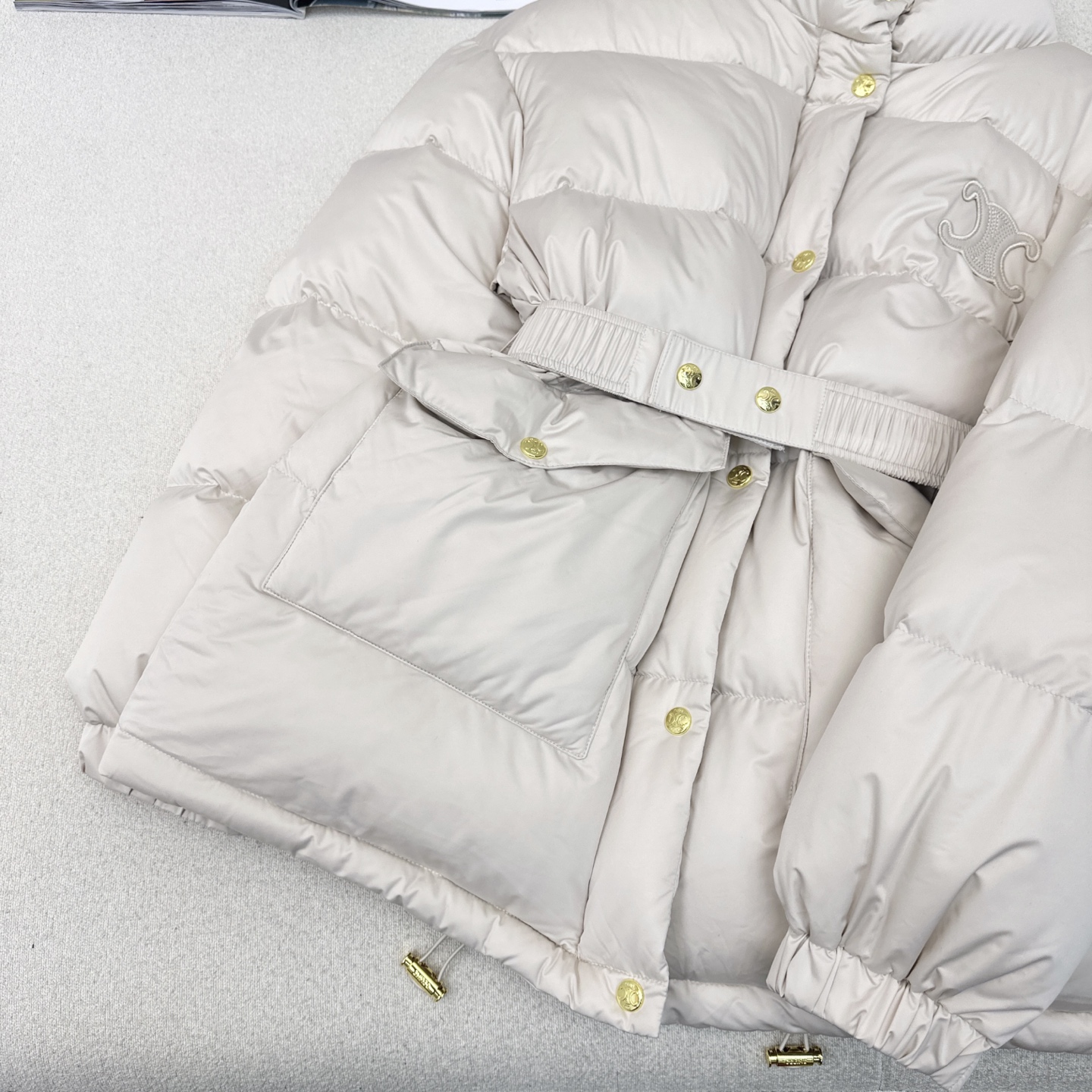 高端原单品质 CE 25Ss———秋冬新款凯旋门徽标logo立领束腰面包羽绒服 🤎本季最佳版型 经典凯旋