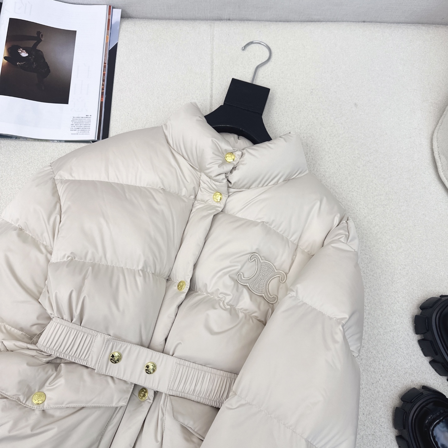 高端原单品质 CE 25Ss———秋冬新款凯旋门徽标logo立领束腰面包羽绒服 🤎本季最佳版型 经典凯旋