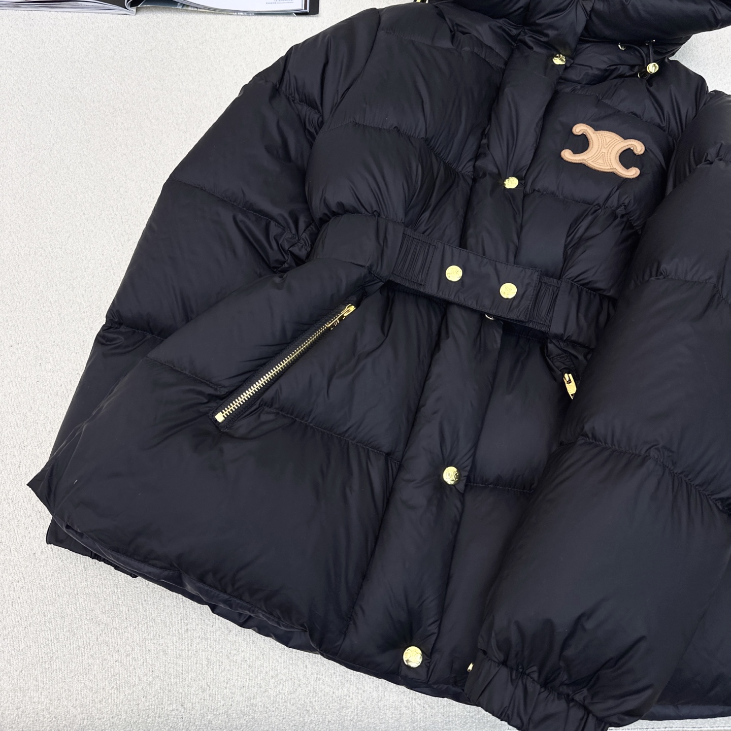 高端原单品质 CE 25Ss———秋冬新款凯旋门皮徽标连帽束腰面包羽绒服 🤎本季最佳版型 经典凯旋门皮标