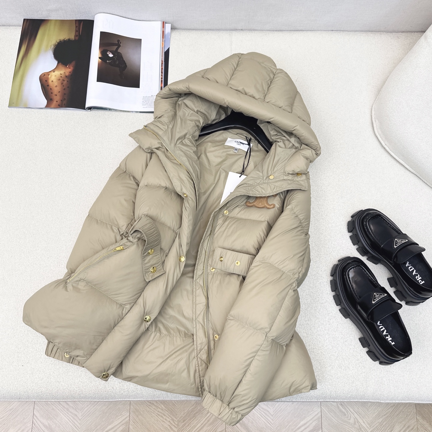 高端原单品质 CE 25Ss———秋冬新款凯旋门皮徽标连帽束腰面包羽绒服 🤎本季最佳版型 经典凯旋门皮标