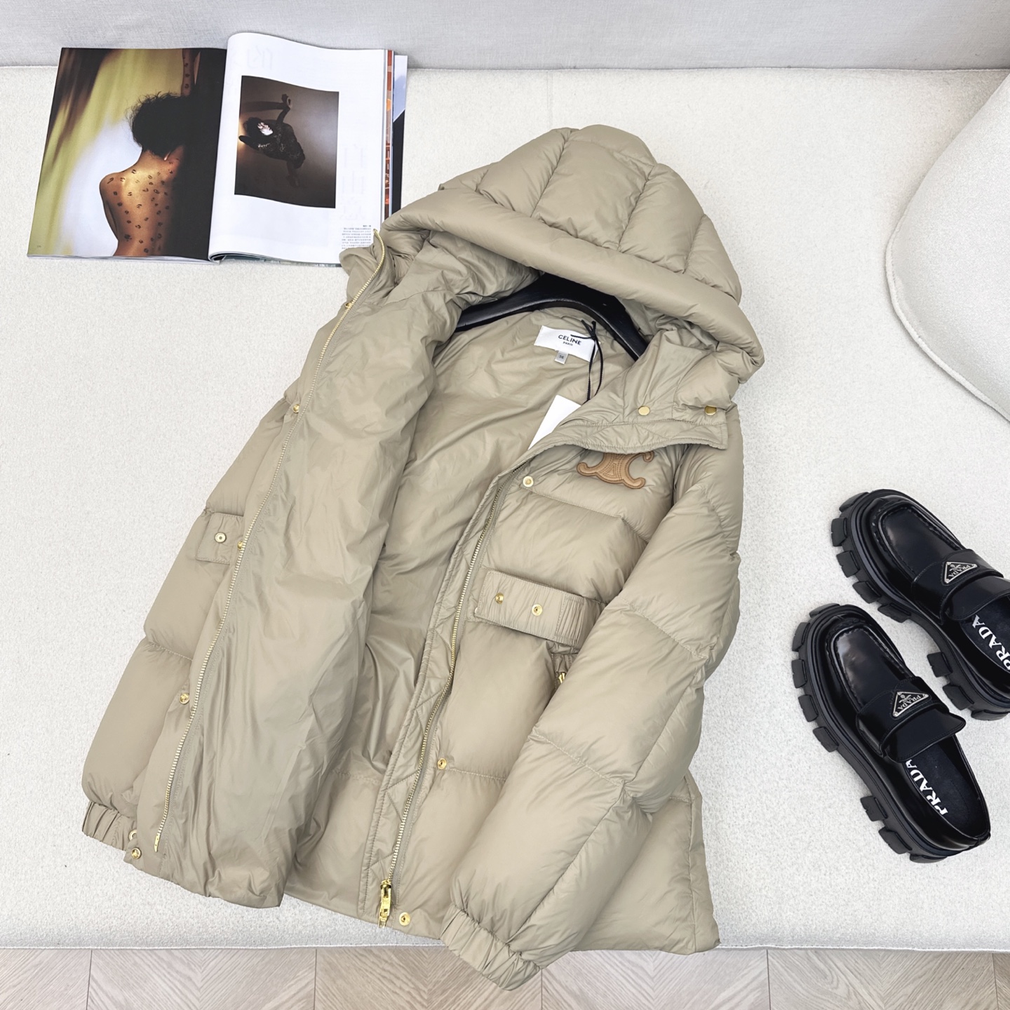 高端原单品质 CE 25Ss———秋冬新款凯旋门皮徽标连帽束腰面包羽绒服 🤎本季最佳版型 经典凯旋门皮标