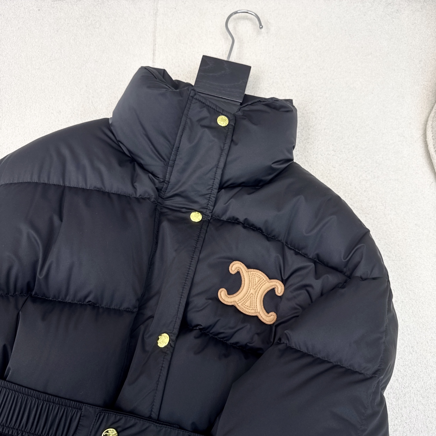高端原单品质 CE 25Ss———秋冬新款凯旋门皮徽标立领束腰面包羽绒服 🤎本季最佳版型 经典凯旋门皮标