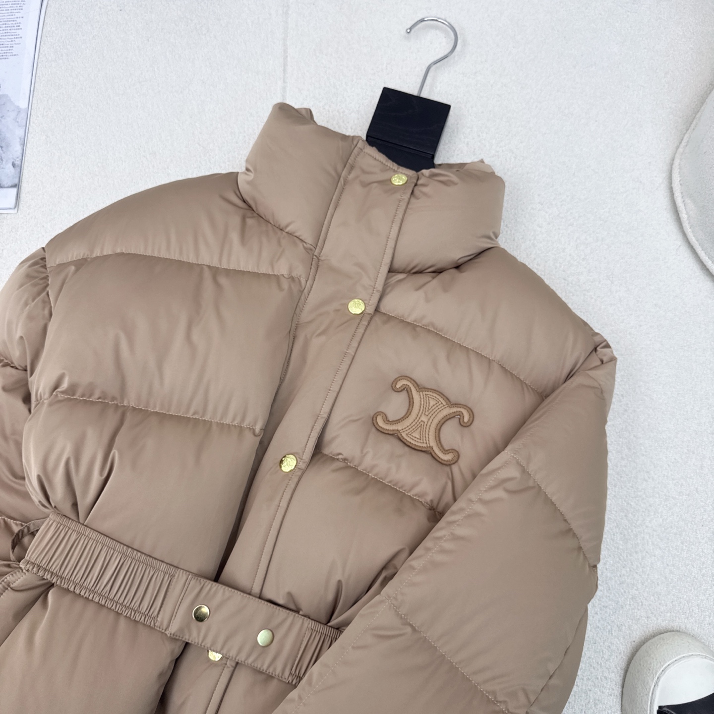 高端原单品质 CE 25Ss———秋冬新款凯旋门皮徽标立领束腰面包羽绒服 🤎本季最佳版型 经典凯旋门皮标