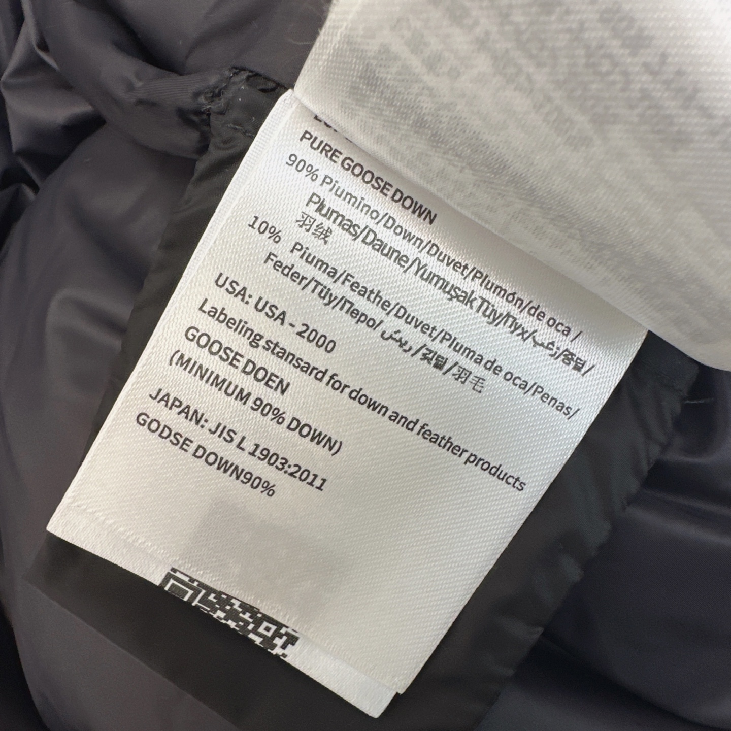 原单品质 MC 25Ss———秋冬最新款袖子侧拉链设计连帽中长款羽绒服🖤 经典微A中长款版型 出镜率和实