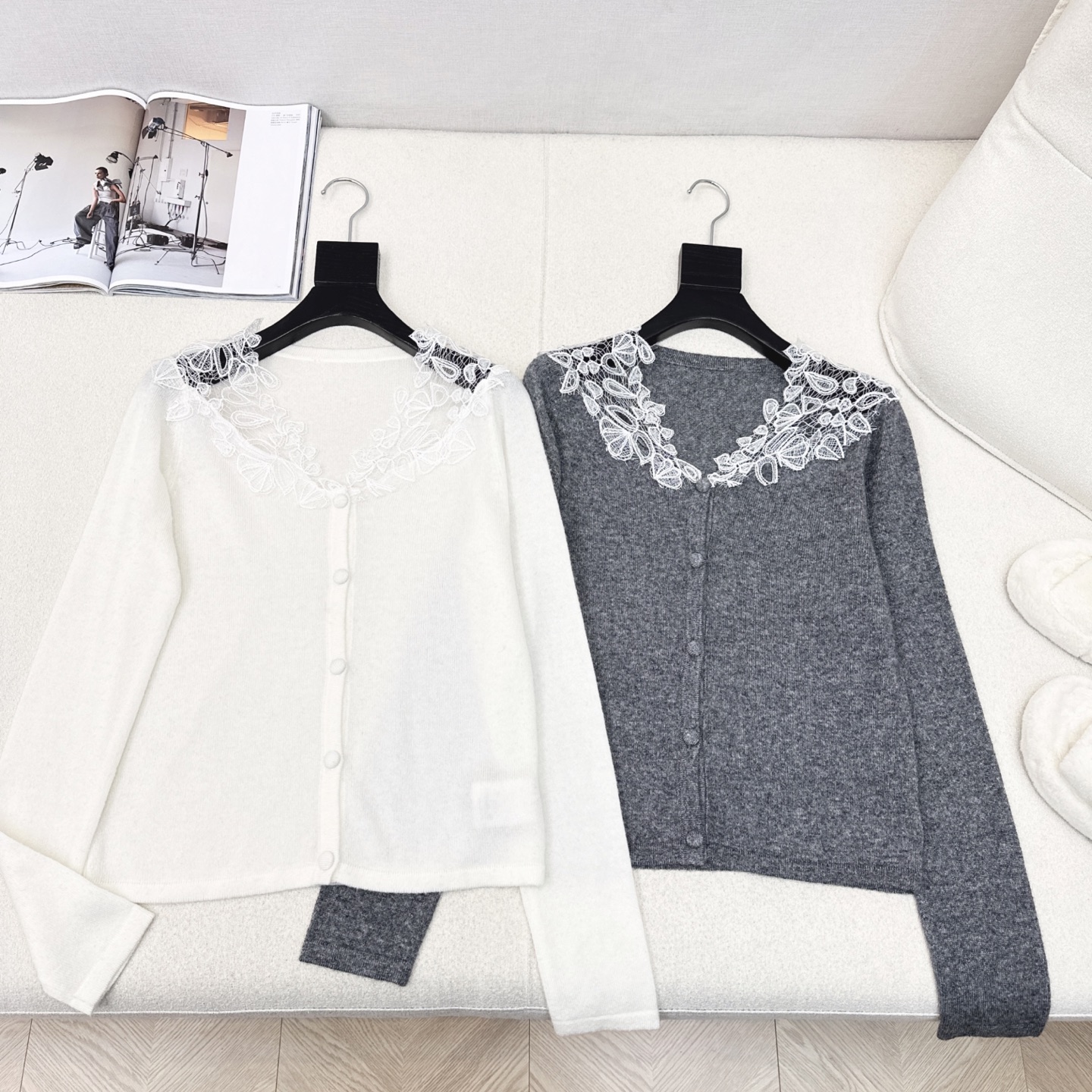 爆单款推荐 Es 25Ss————早秋最新款蕾丝拼接开衫 🖤百分百优质羊毛面料 精致拼接蕾丝花边若隐若现