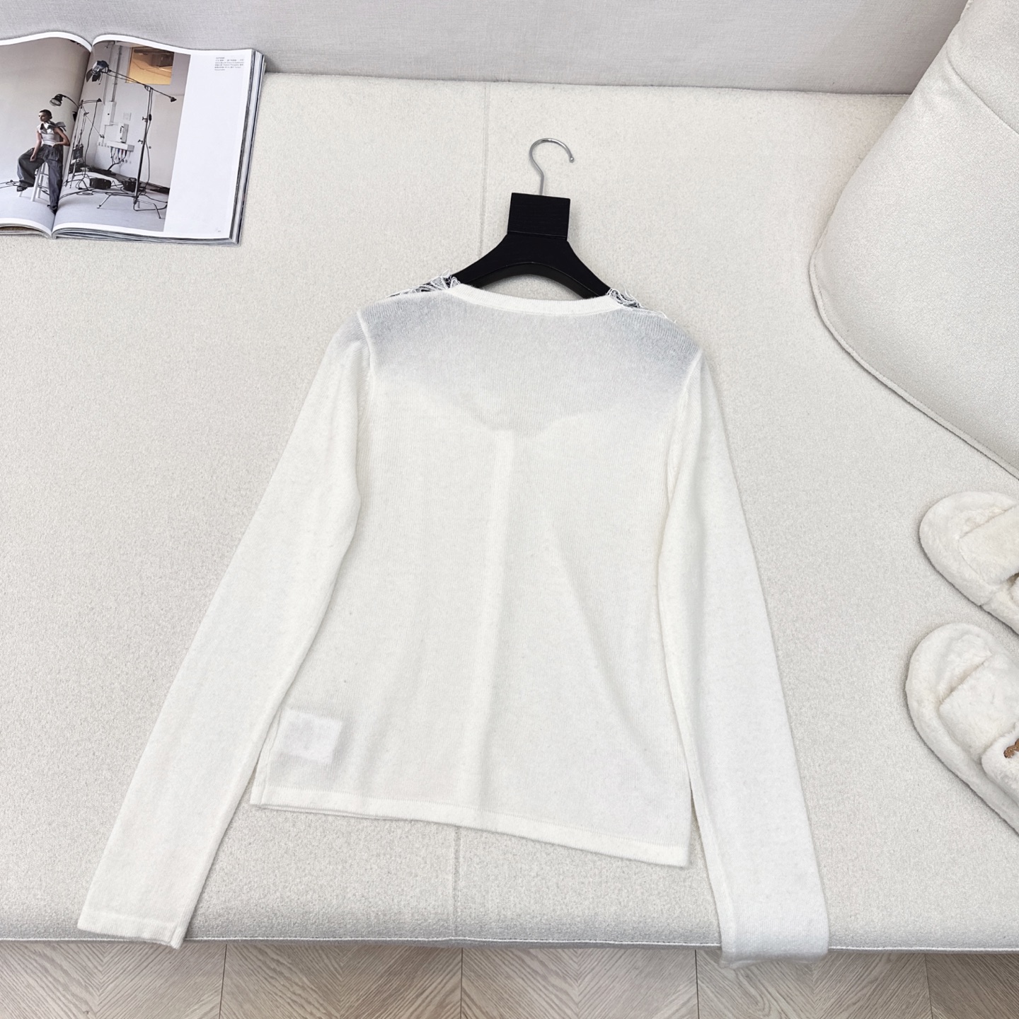 爆单款推荐 Es 25Ss————早秋最新款蕾丝拼接开衫 🖤百分百优质羊毛面料 精致拼接蕾丝花边若隐若现