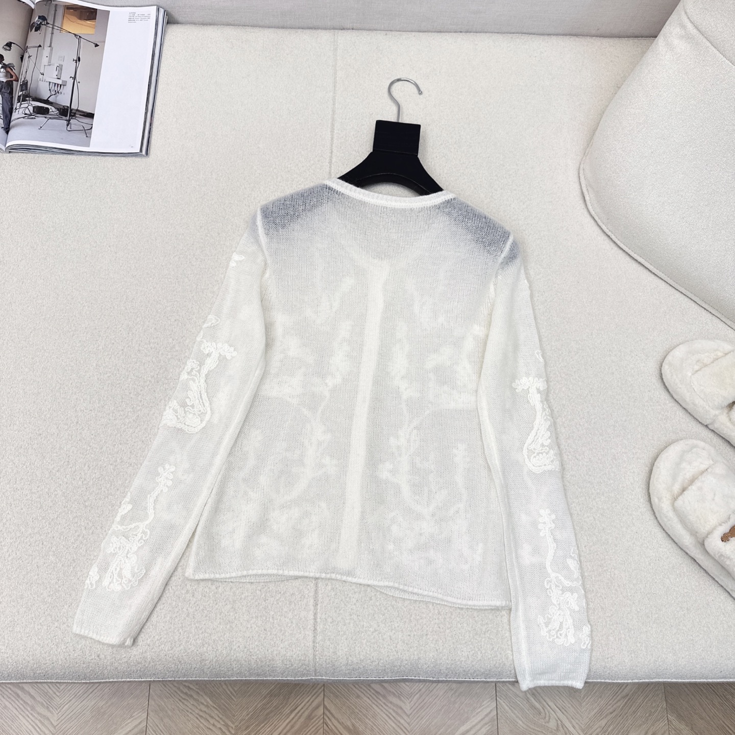 独家款～ Es 25Ss———秋冬最西新款高级特种纱缕空勾花重工开衫🤍微透小性感时髦精叠搭单品 进口纱线