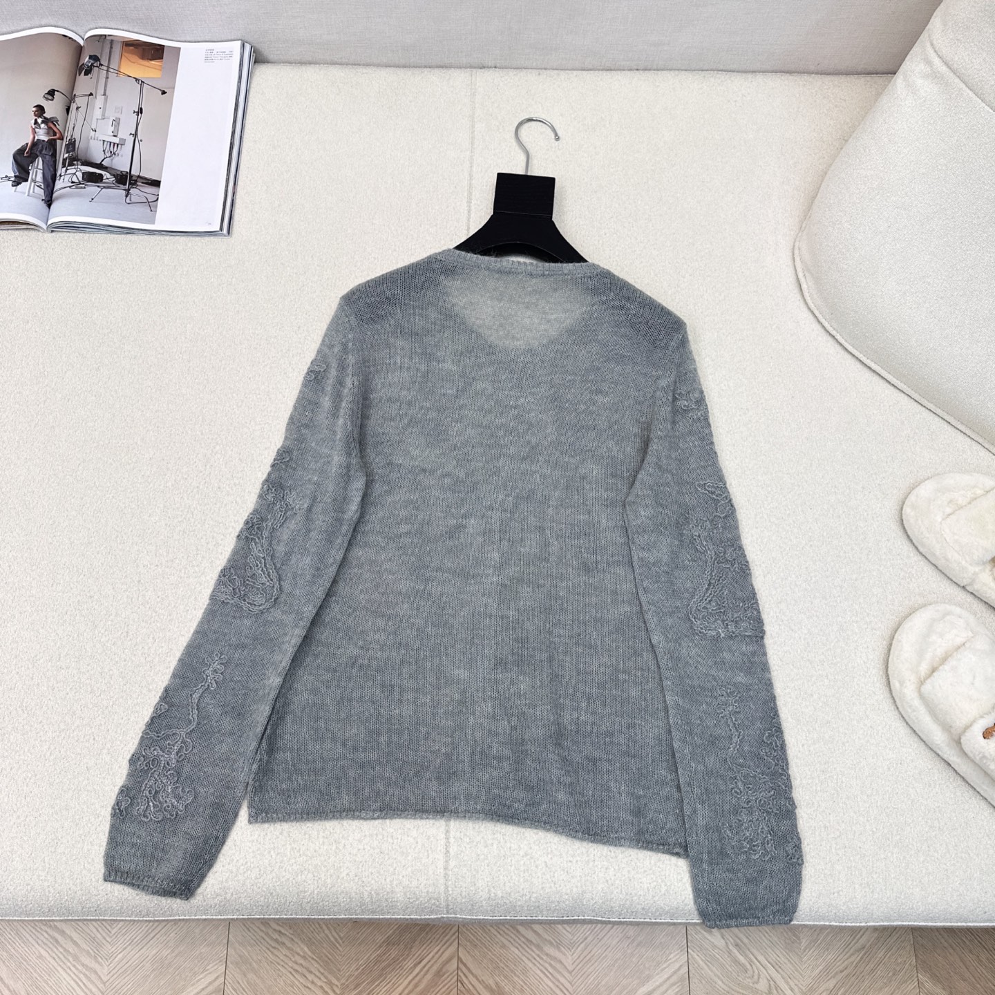 独家款～ Es 25Ss———秋冬最西新款高级特种纱缕空勾花重工开衫🤍微透小性感时髦精叠搭单品 进口纱线