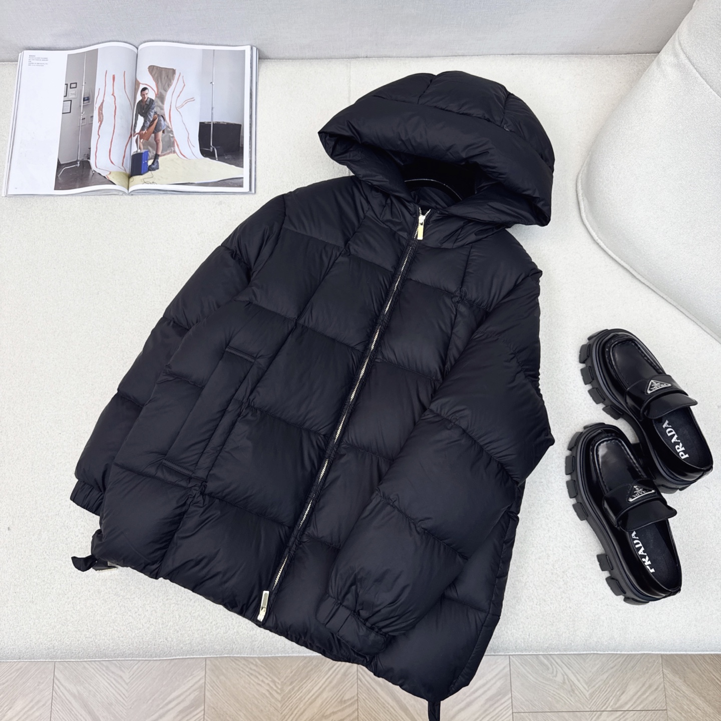 原单品质 Max 25ss———秋冬最新款连帽中长款羽绒服外套🖤 袖口logo徽章装饰 设计感很赞～～经