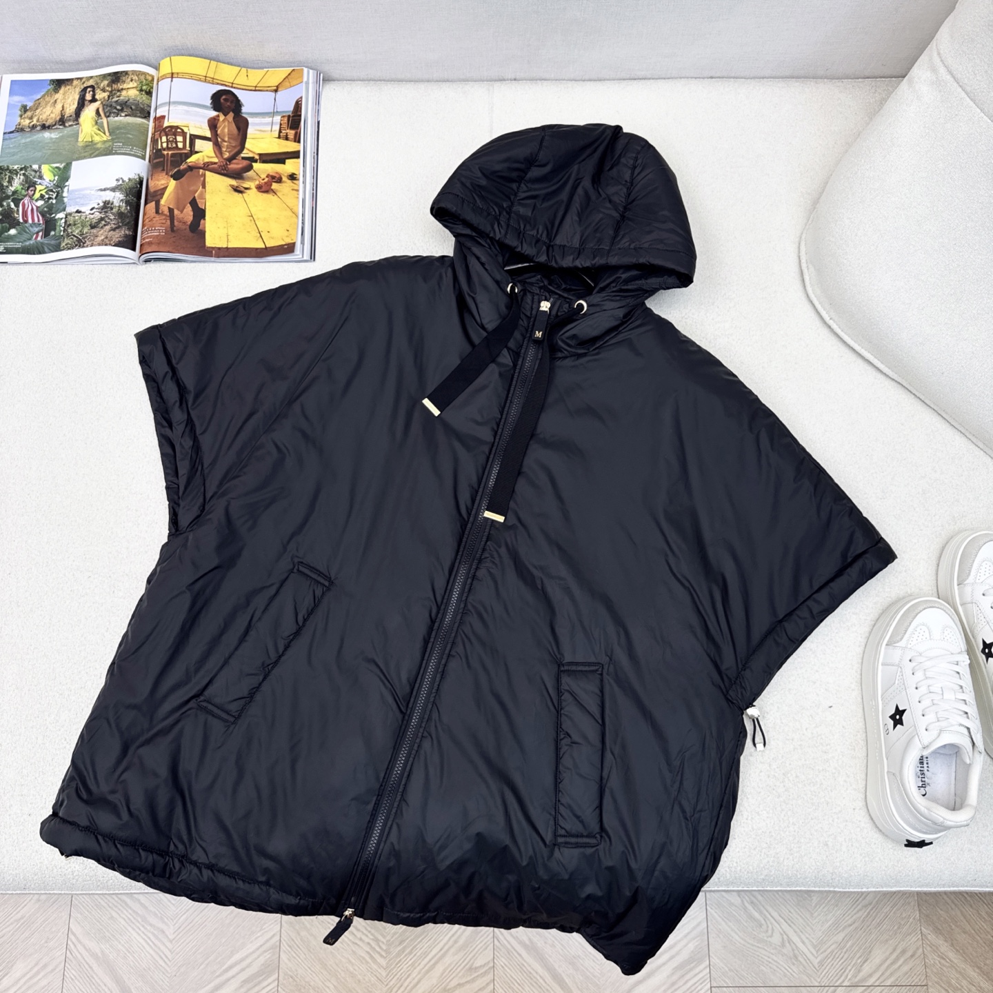 原单品质 Max 25ss———秋冬最新款简约斗篷式连帽棉服外套🖤 斗篷式设计感很赞～～经典立体H版型剪