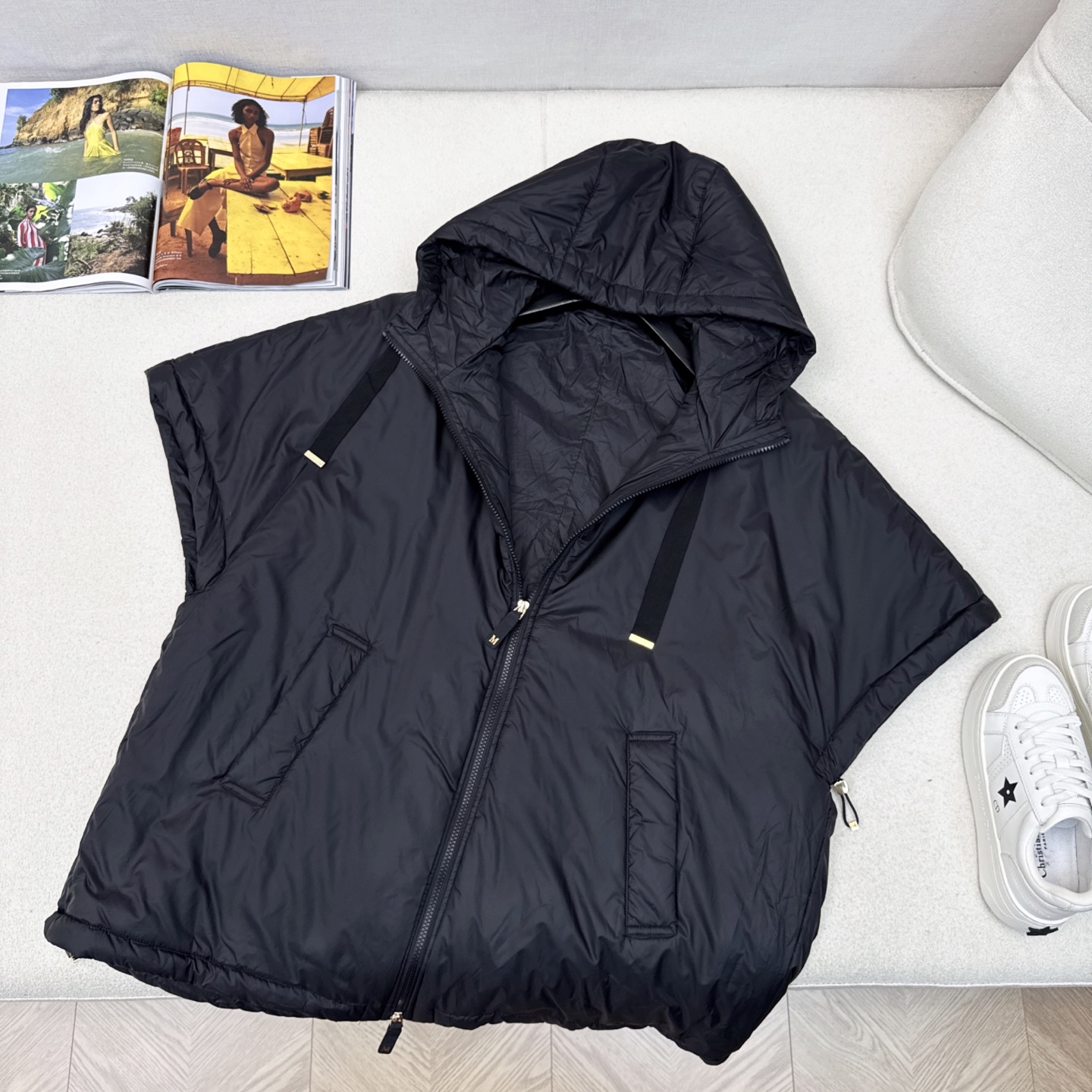 原单品质 Max 25ss———秋冬最新款简约斗篷式连帽棉服外套🖤 斗篷式设计感很赞～～经典立体H版型剪