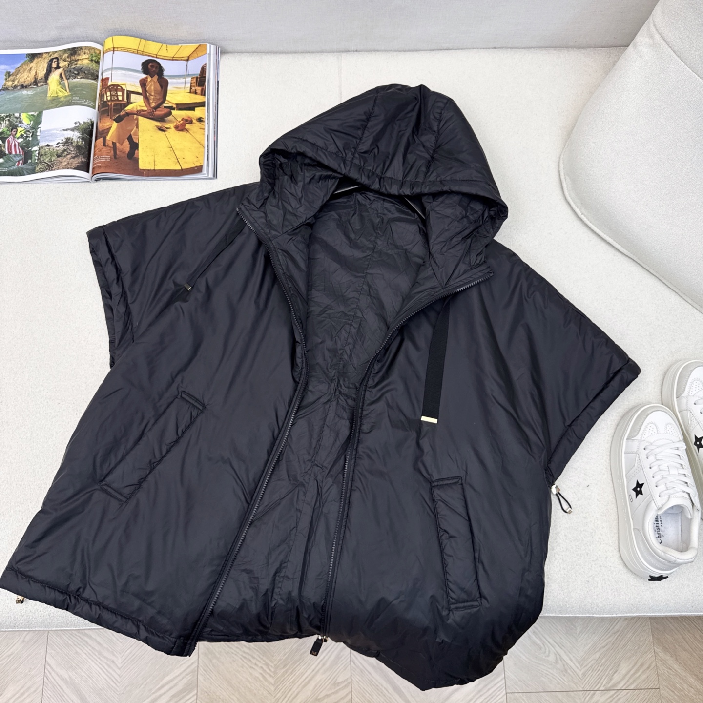 原单品质 Max 25ss———秋冬最新款简约斗篷式连帽棉服外套🖤 斗篷式设计感很赞～～经典立体H版型剪