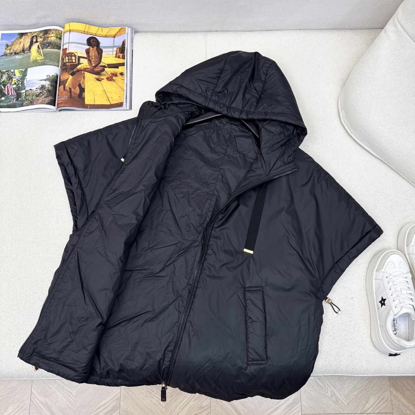 原单品质 Max 25ss———秋冬最新款简约斗篷式连帽棉服外套🖤 斗篷式设计感很赞～～经典立体H版型剪