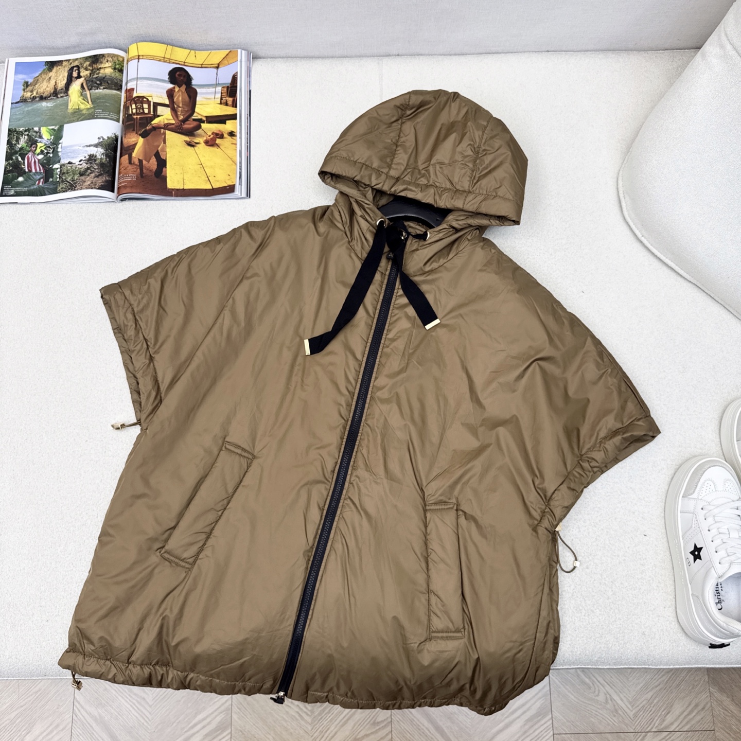 原单品质 Max 25ss———秋冬最新款简约斗篷式连帽棉服外套🖤 斗篷式设计感很赞～～经典立体H版型剪