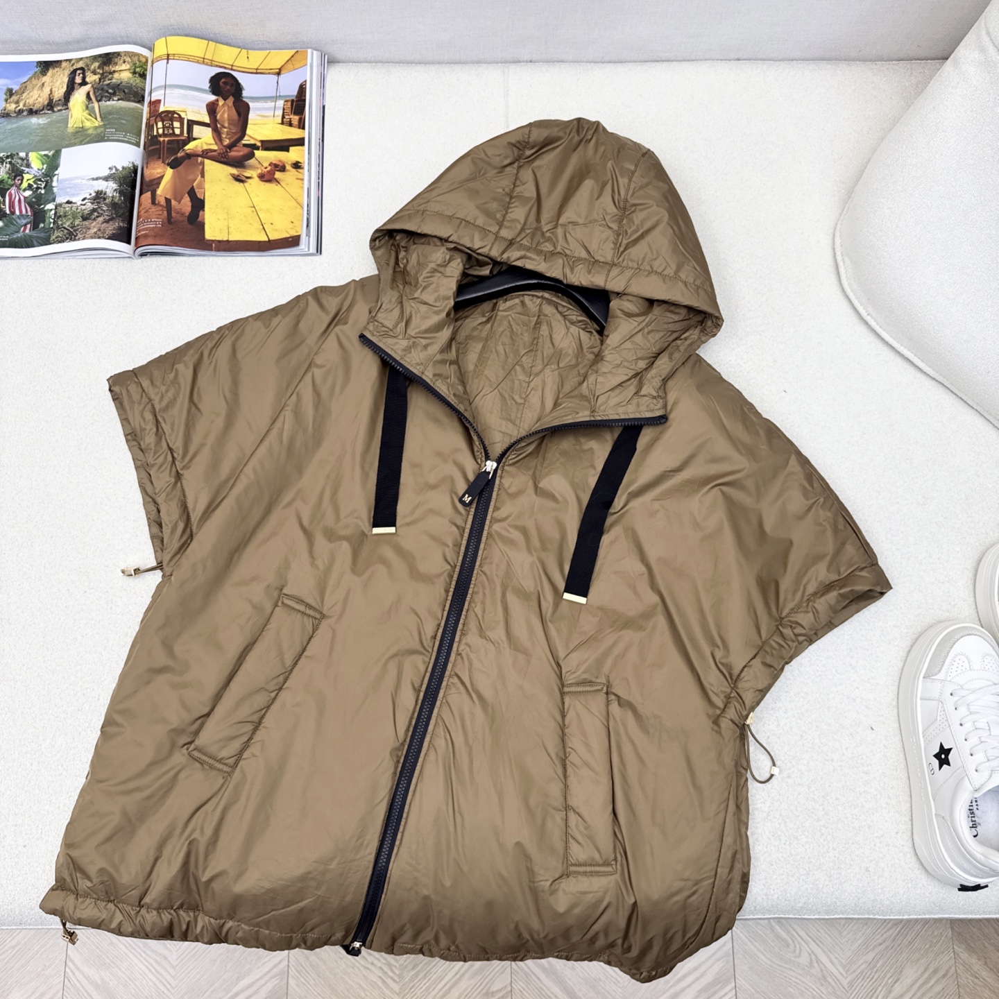 原单品质 Max 25ss———秋冬最新款简约斗篷式连帽棉服外套🖤 斗篷式设计感很赞～～经典立体H版型剪