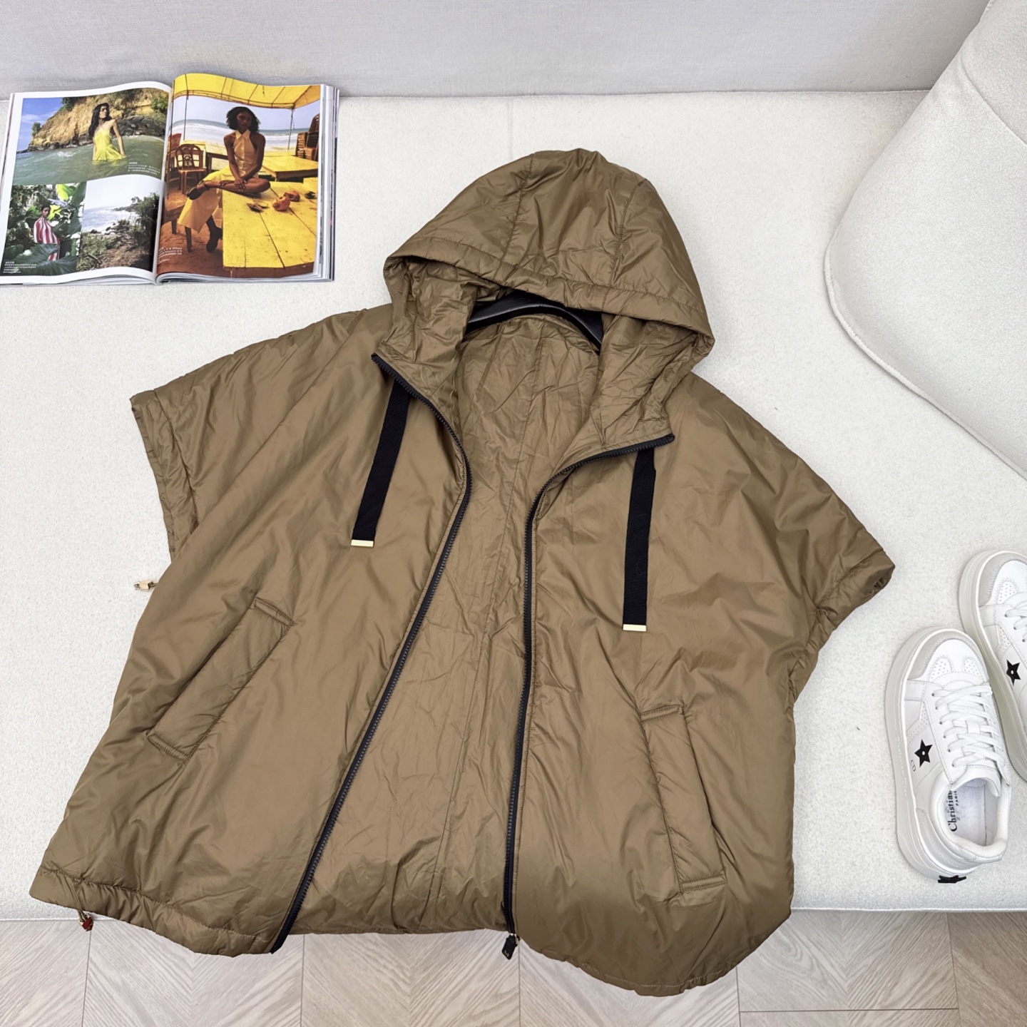 原单品质 Max 25ss———秋冬最新款简约斗篷式连帽棉服外套🖤 斗篷式设计感很赞～～经典立体H版型剪