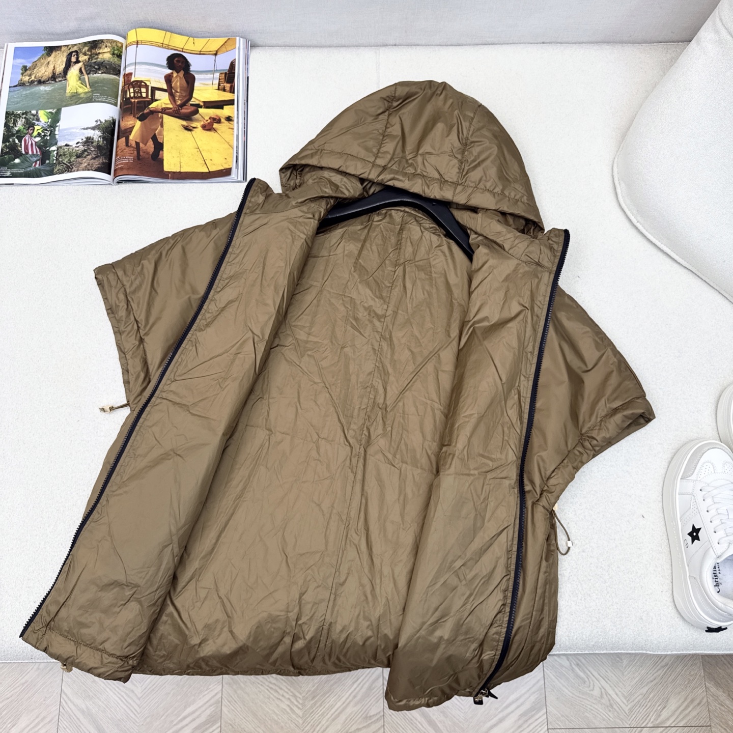 原单品质 Max 25ss———秋冬最新款简约斗篷式连帽棉服外套🖤 斗篷式设计感很赞～～经典立体H版型剪