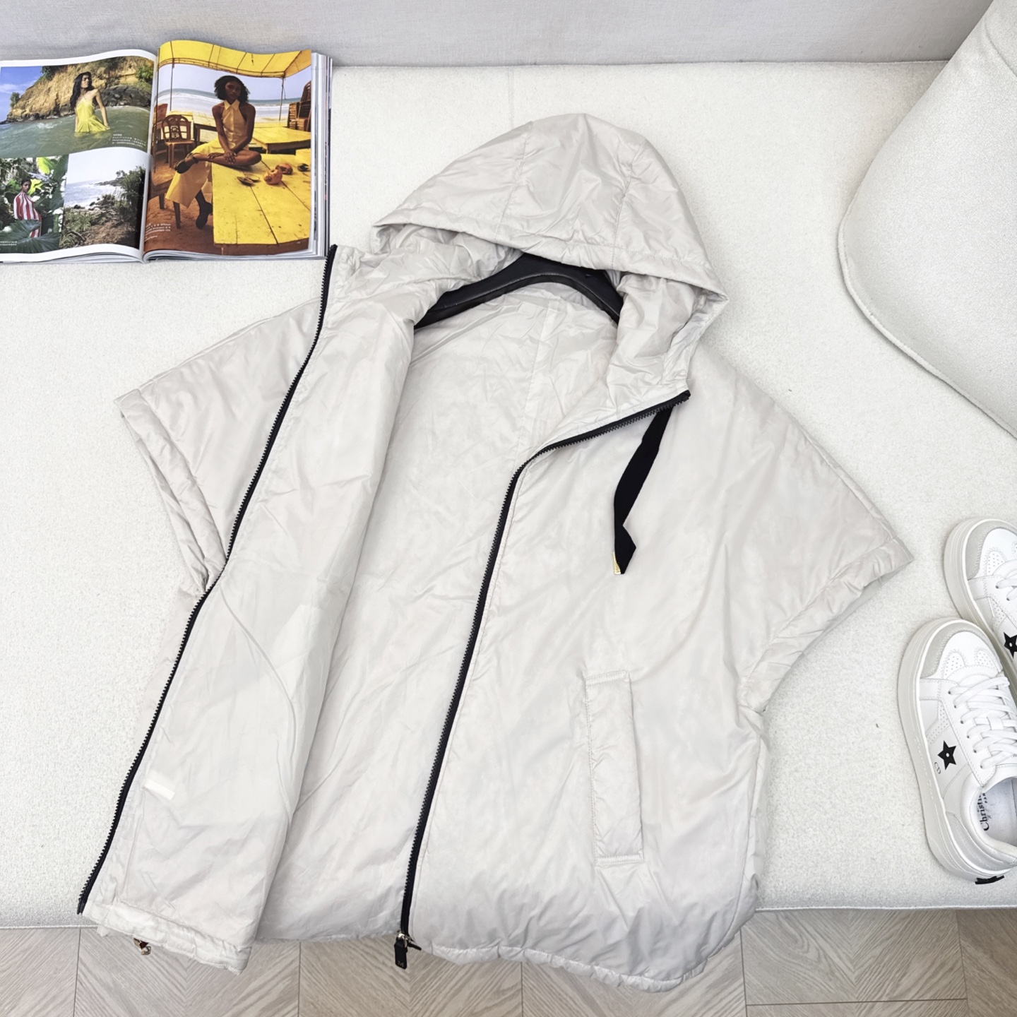 原单品质 Max 25ss———秋冬最新款简约斗篷式连帽棉服外套🖤 斗篷式设计感很赞～～经典立体H版型剪