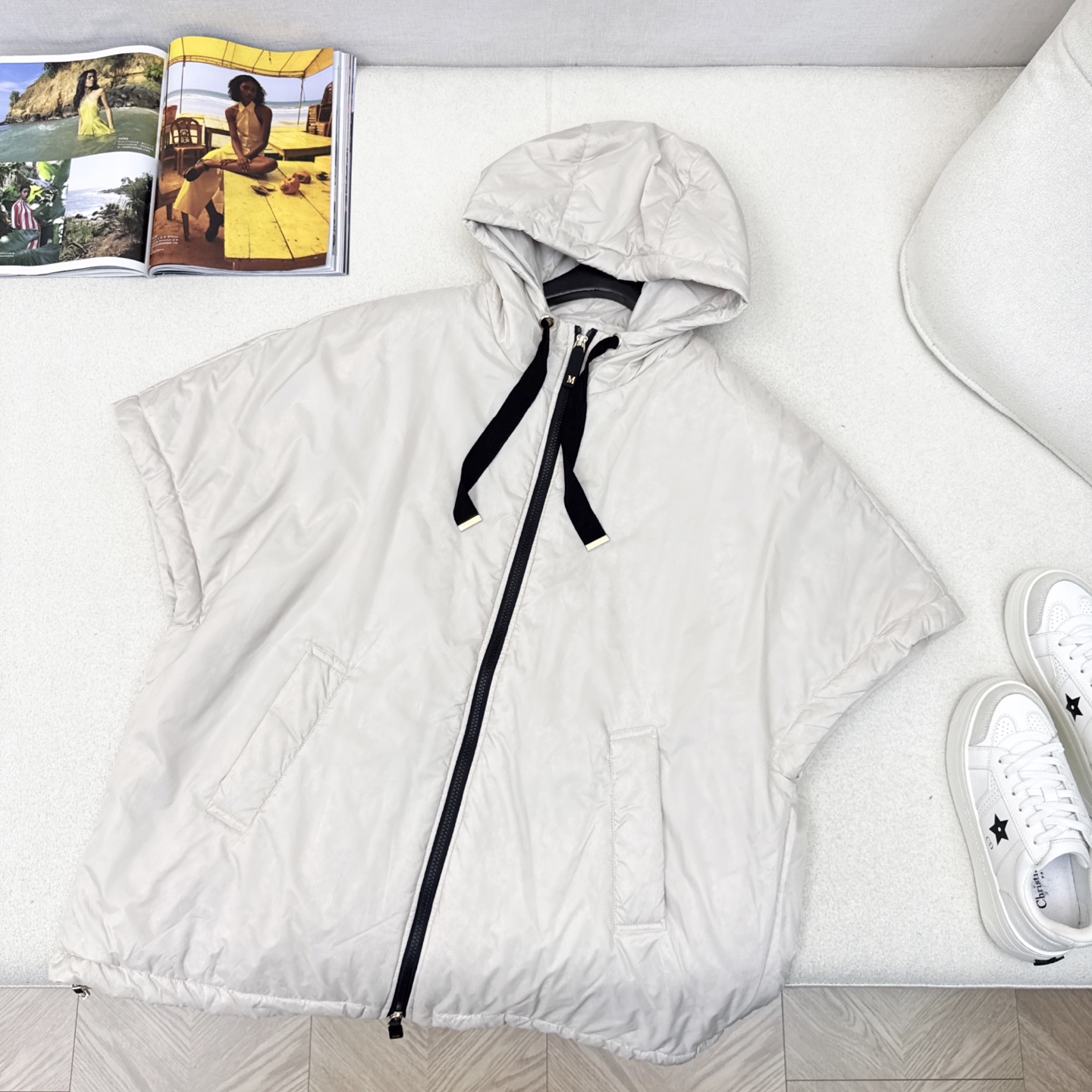 原单品质 Max 25ss———秋冬最新款简约斗篷式连帽棉服外套🖤 斗篷式设计感很赞～～经典立体H版型剪