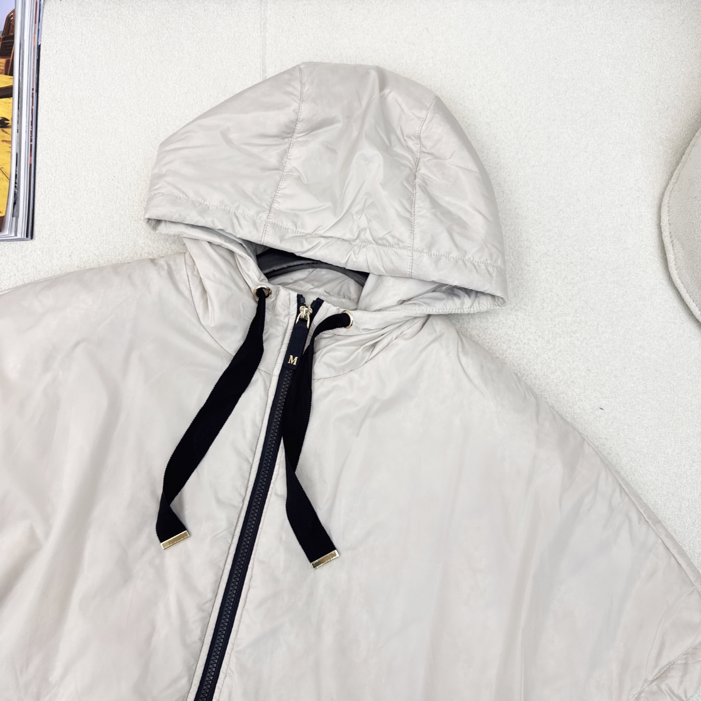 原单品质 Max 25ss———秋冬最新款简约斗篷式连帽棉服外套🖤 斗篷式设计感很赞～～经典立体H版型剪