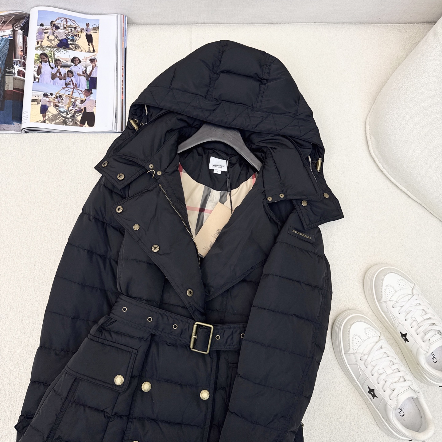 原单品质 Bur 25Ss———秋冬新款双排扣腰带束腰连帽羽绒服外套🖤 采用进口车缝定格 实穿性很高 专
