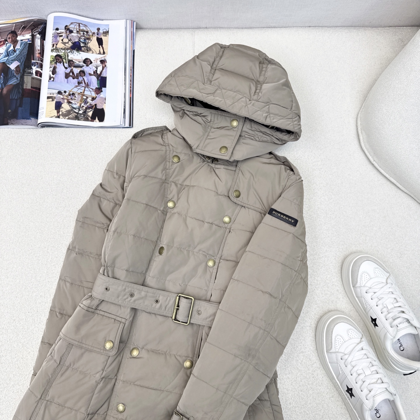 原单品质 Bur 25Ss———秋冬新款双排扣腰带束腰连帽羽绒服外套🖤 采用进口车缝定格 实穿性很高 专