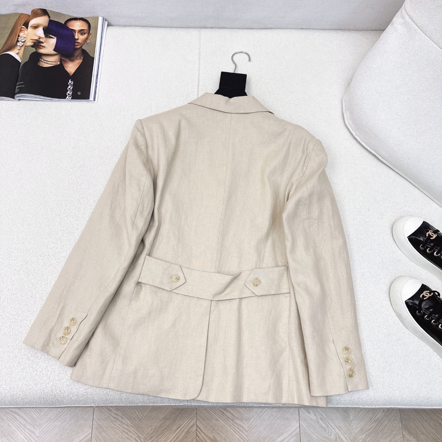 BC 26Ss———秋冬新款极简徽章装饰亚麻西装外套 🤍 宽松H版型剪裁 甜酷风简直绝了 富有质感的定制