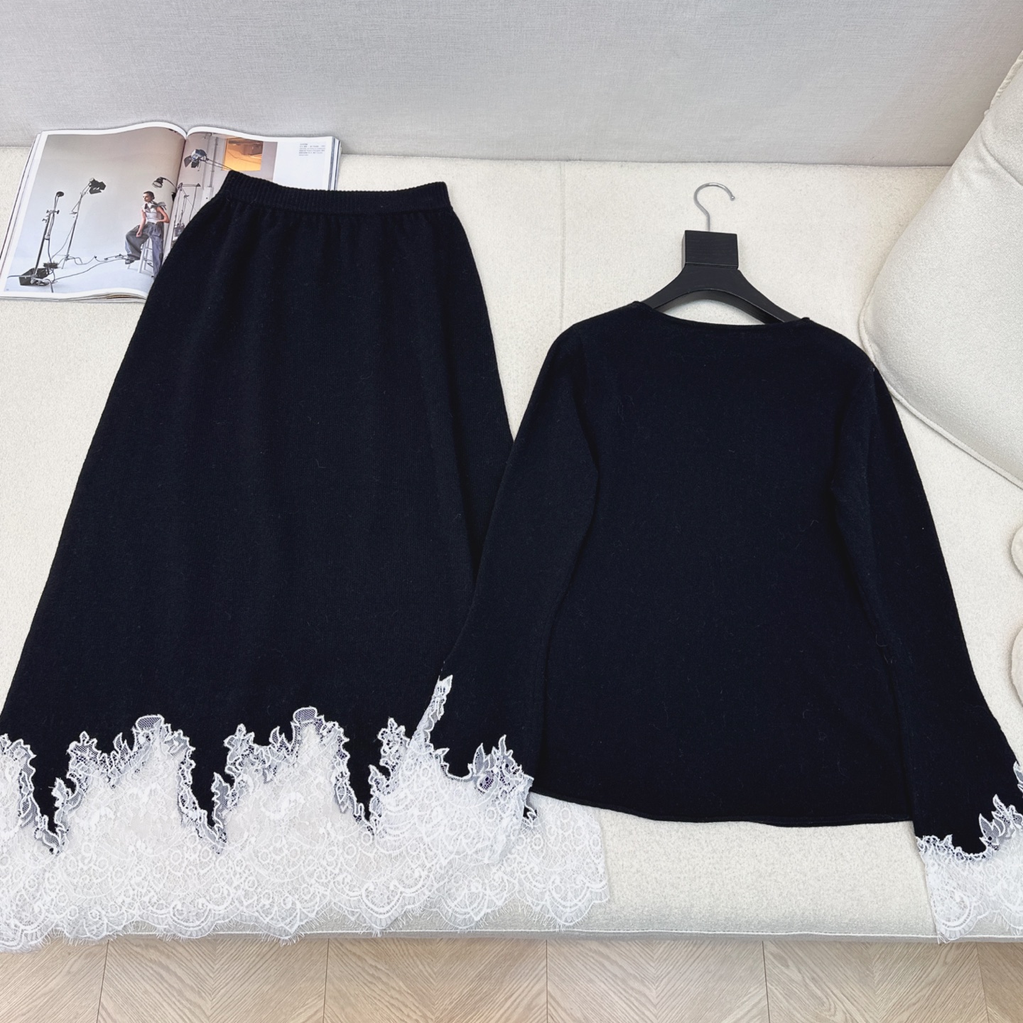 爆单款推荐 Es 25Ss————早秋最新款蕾丝拼接套装🤍V领针织毛衣+包臀半裙 百分百优质羊毛面料 精