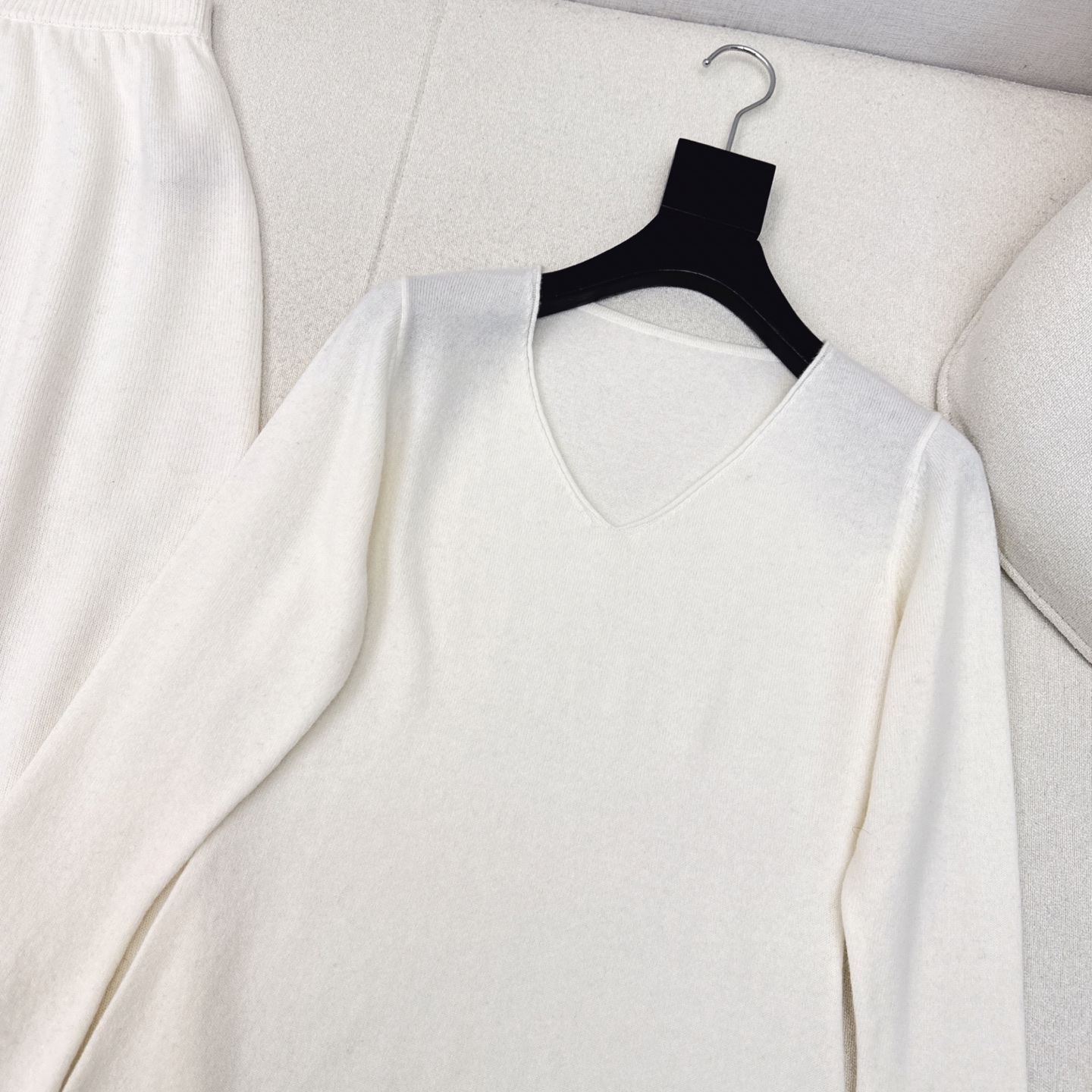 爆单款推荐 Es 25Ss————早秋最新款蕾丝拼接套装🤍V领针织毛衣+包臀半裙 百分百优质羊毛面料 精