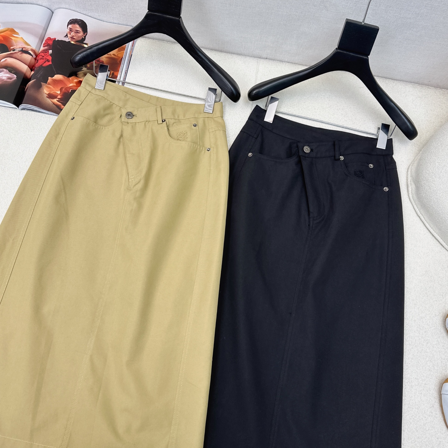 特价🉐️❗️杏色SML❗️不退不换❗️爆单款推荐 Loe 25Ss————早秋最新款帅气时髦套装🤎条纹拼