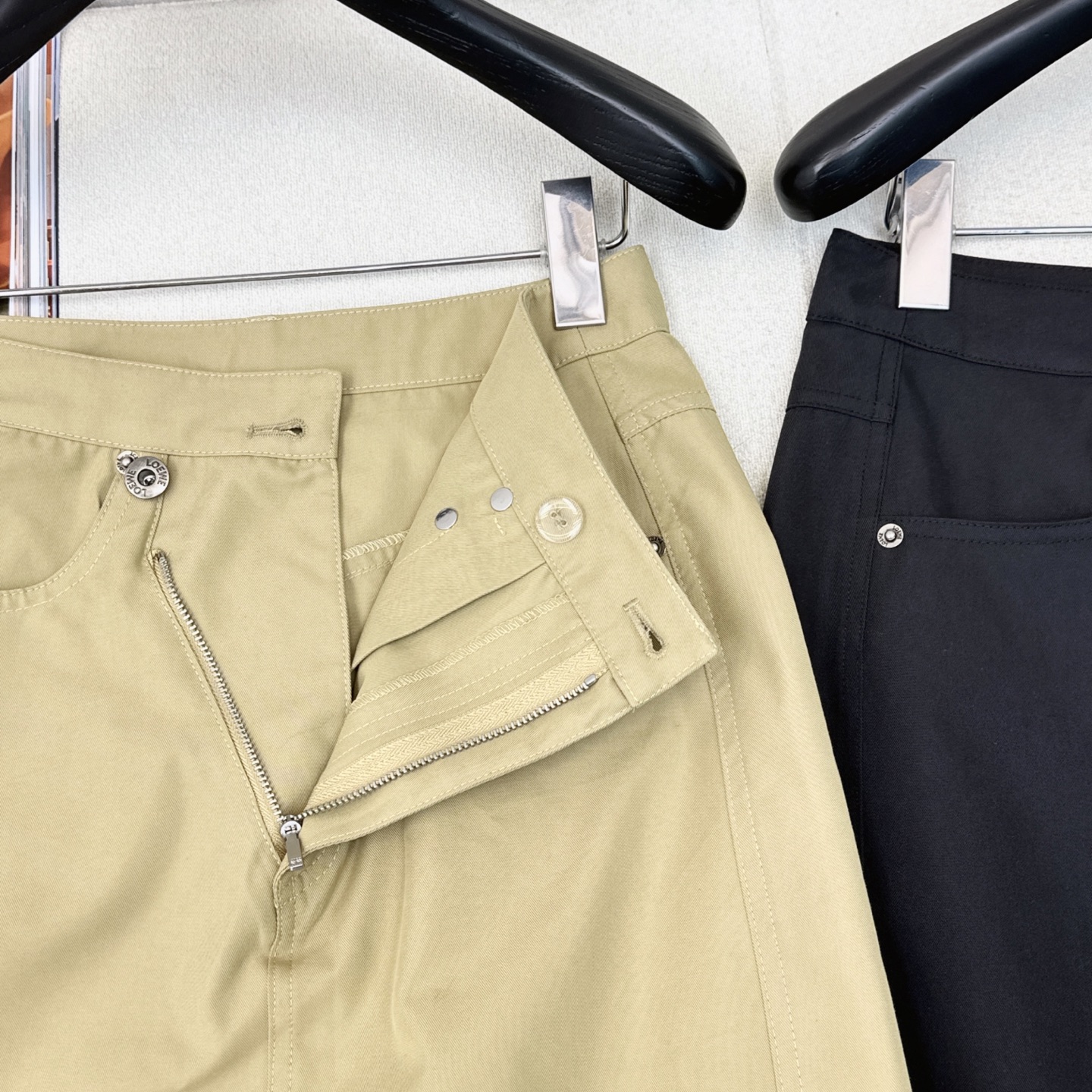 特价🉐️❗️杏色SML❗️不退不换❗️爆单款推荐 Loe 25Ss————早秋最新款帅气时髦套装🤎条纹拼