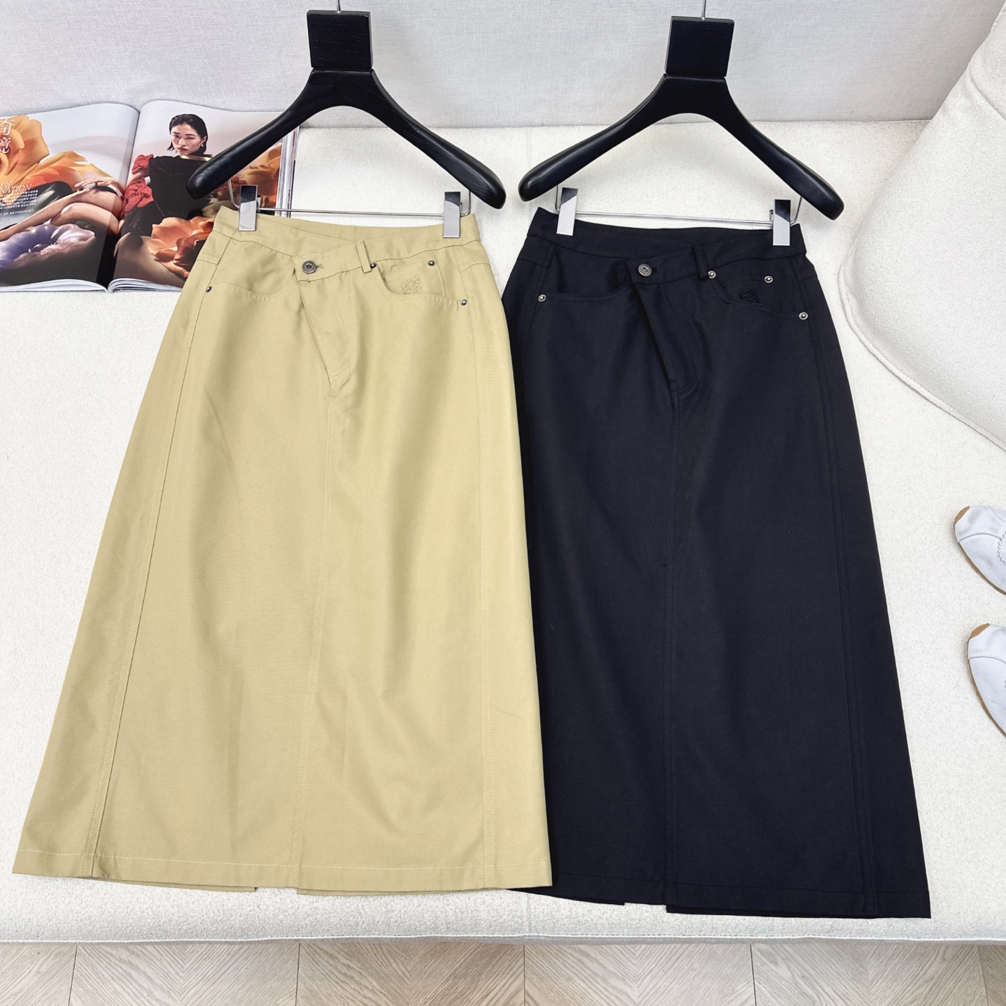 特价🉐️❗️杏色SML❗️不退不换❗️爆单款推荐 Loe 25Ss————早秋最新款帅气时髦套装🤎条纹拼