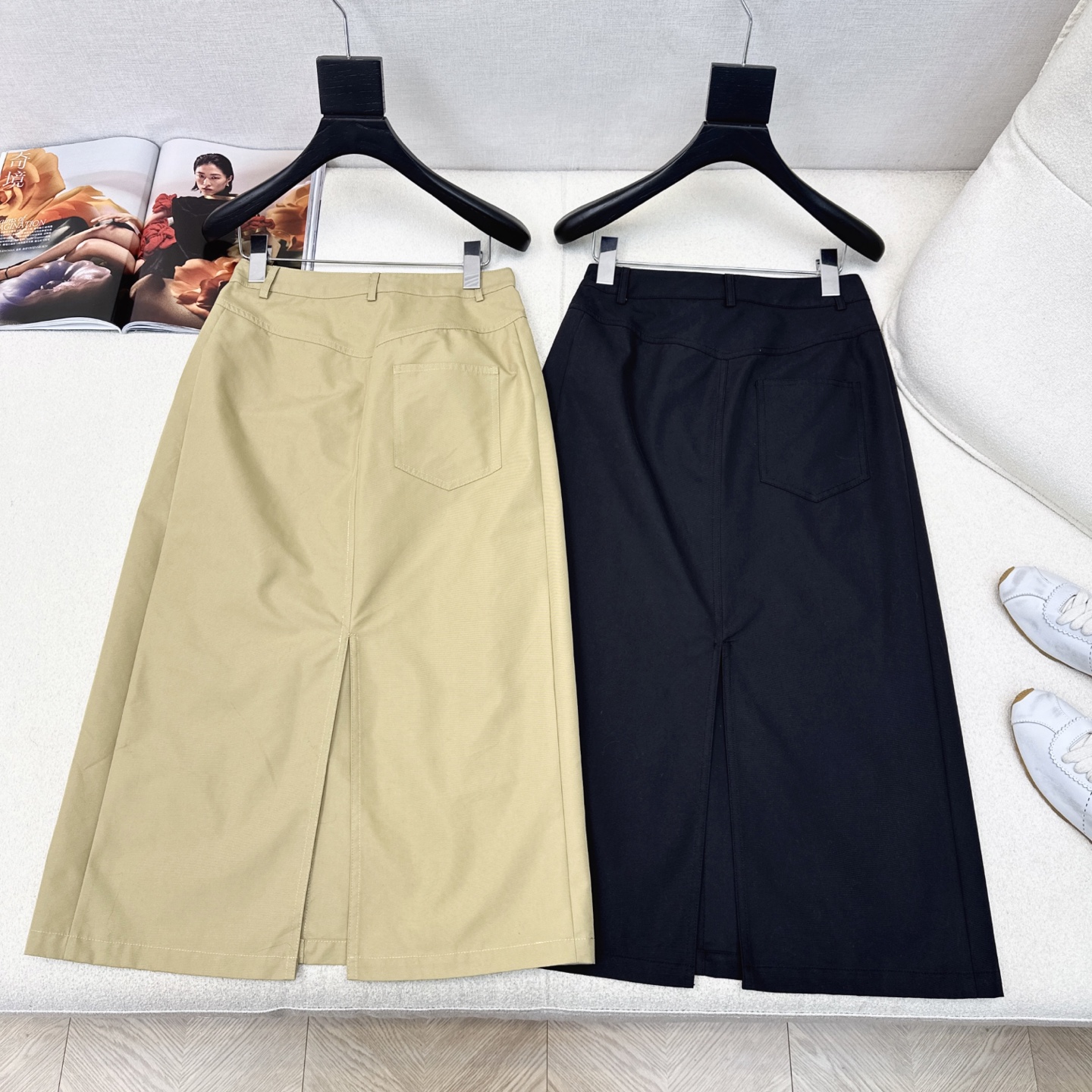 特价🉐️❗️杏色SML❗️不退不换❗️爆单款推荐 Loe 25Ss————早秋最新款帅气时髦套装🤎条纹拼