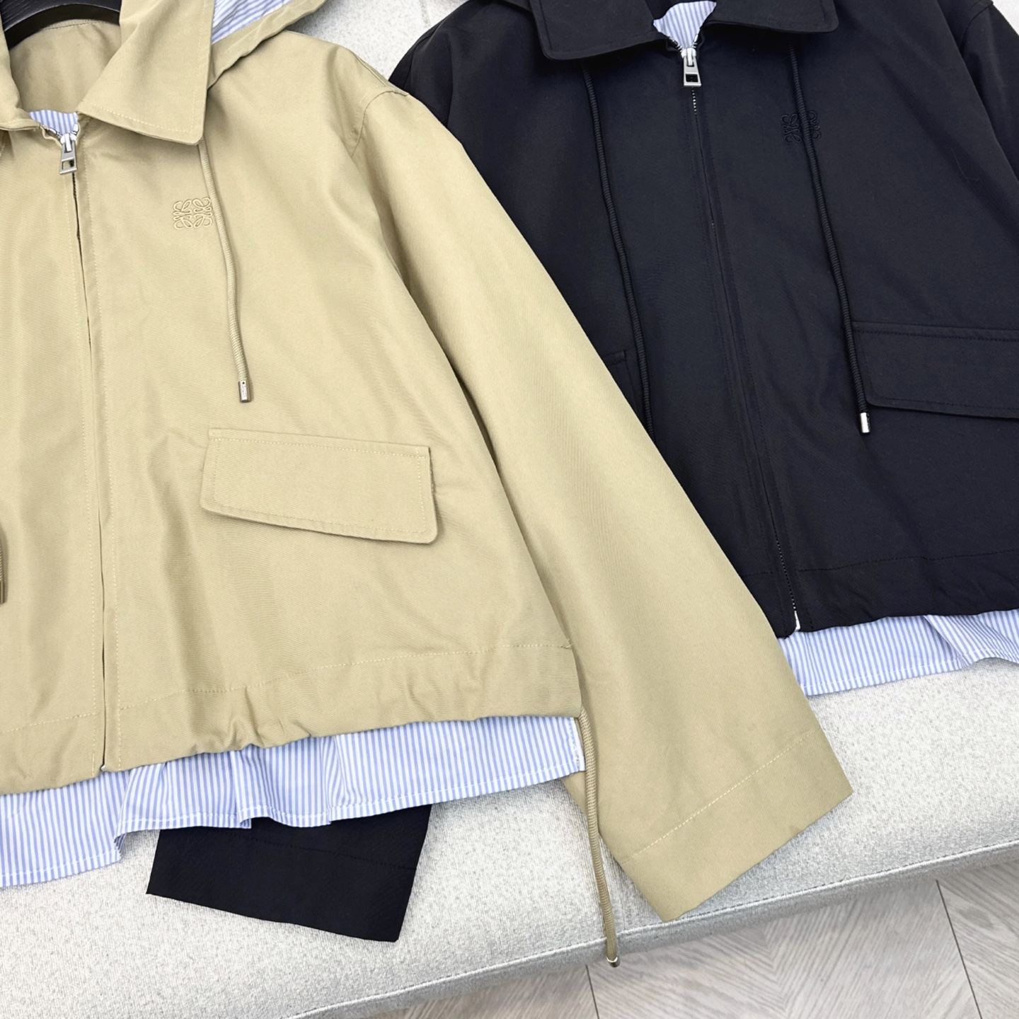 特价🉐️❗️黑色SML❗️不退不换❗️爆单款推荐 Loe 25Ss————早秋最新款帅气时髦套装🤎条纹拼