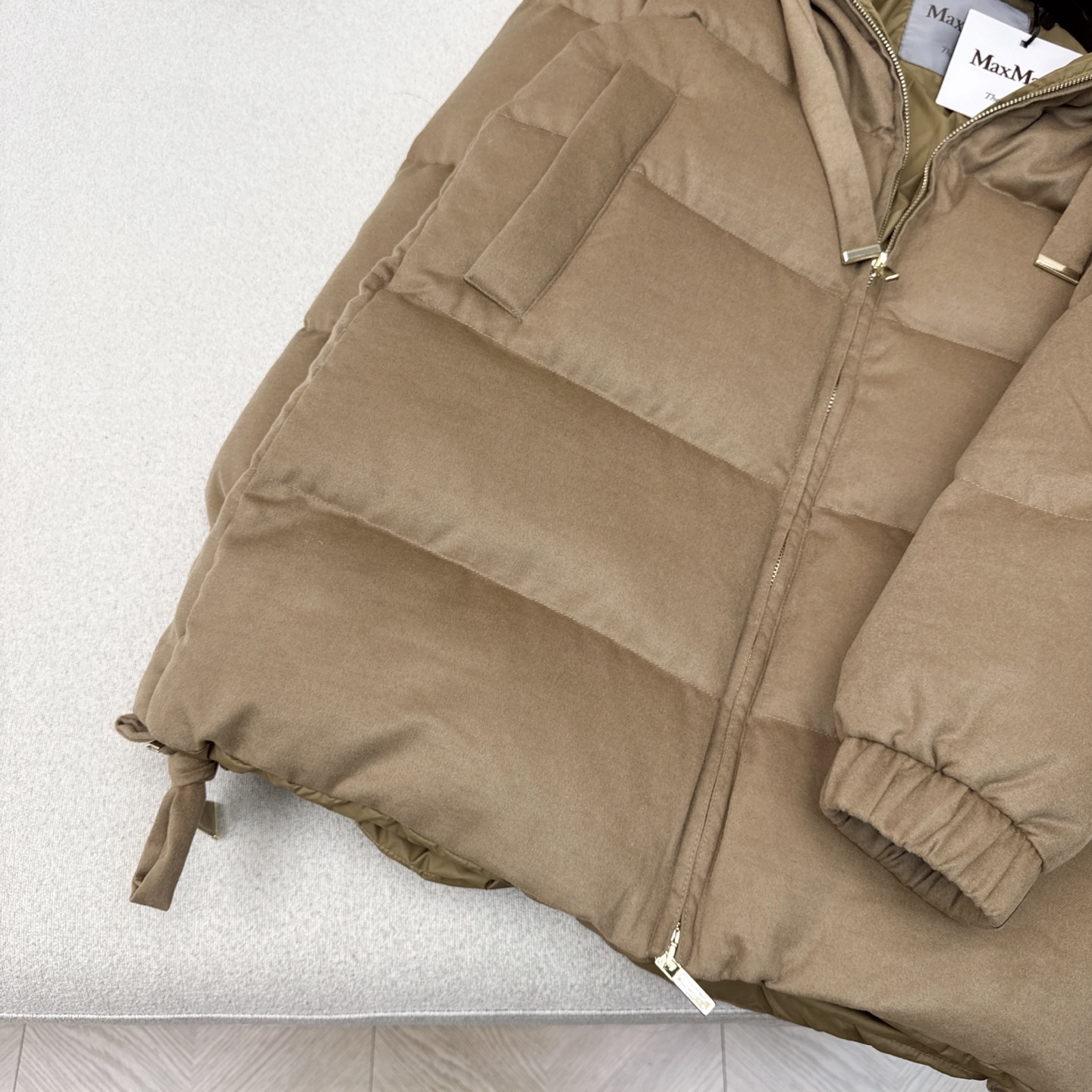 独家首发 原单品质 Max 25Ss———秋冬最新款简约毛呢中长款连帽羽绒服 🖤经典立体H版型剪裁 经典