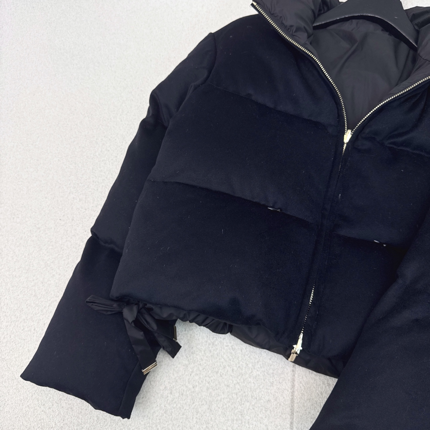 独家首发 原单品质 Max 25Ss———秋冬最新款简约立领毛呢短款连帽羽绒服 🖤经典立体H版型剪裁 经