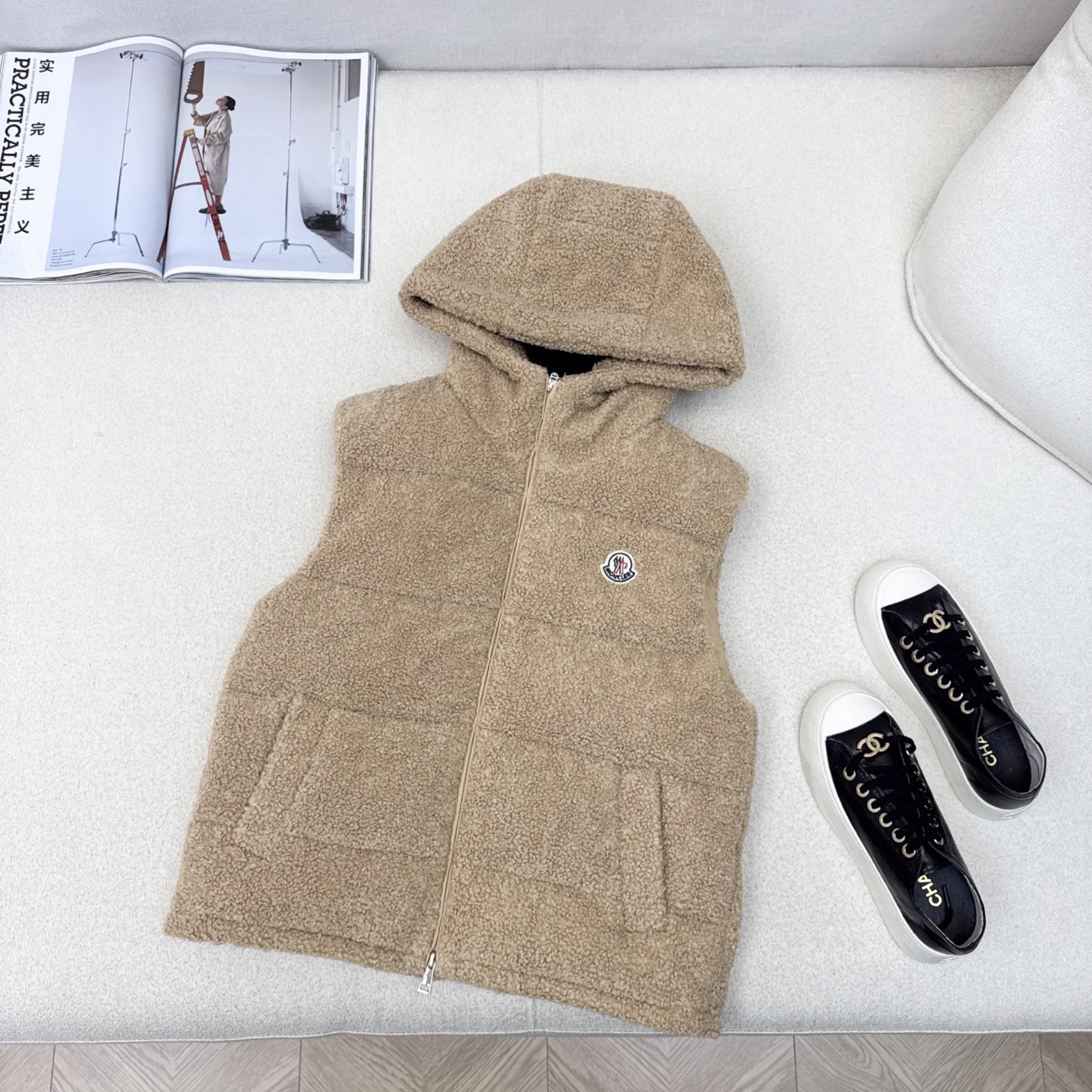 原单品质 Mc 25Ss————秋冬最新款毛绒绒羊羔毛连帽羽绒服马甲🤍定制环保羊羔毛面料软糯细腻 气质双