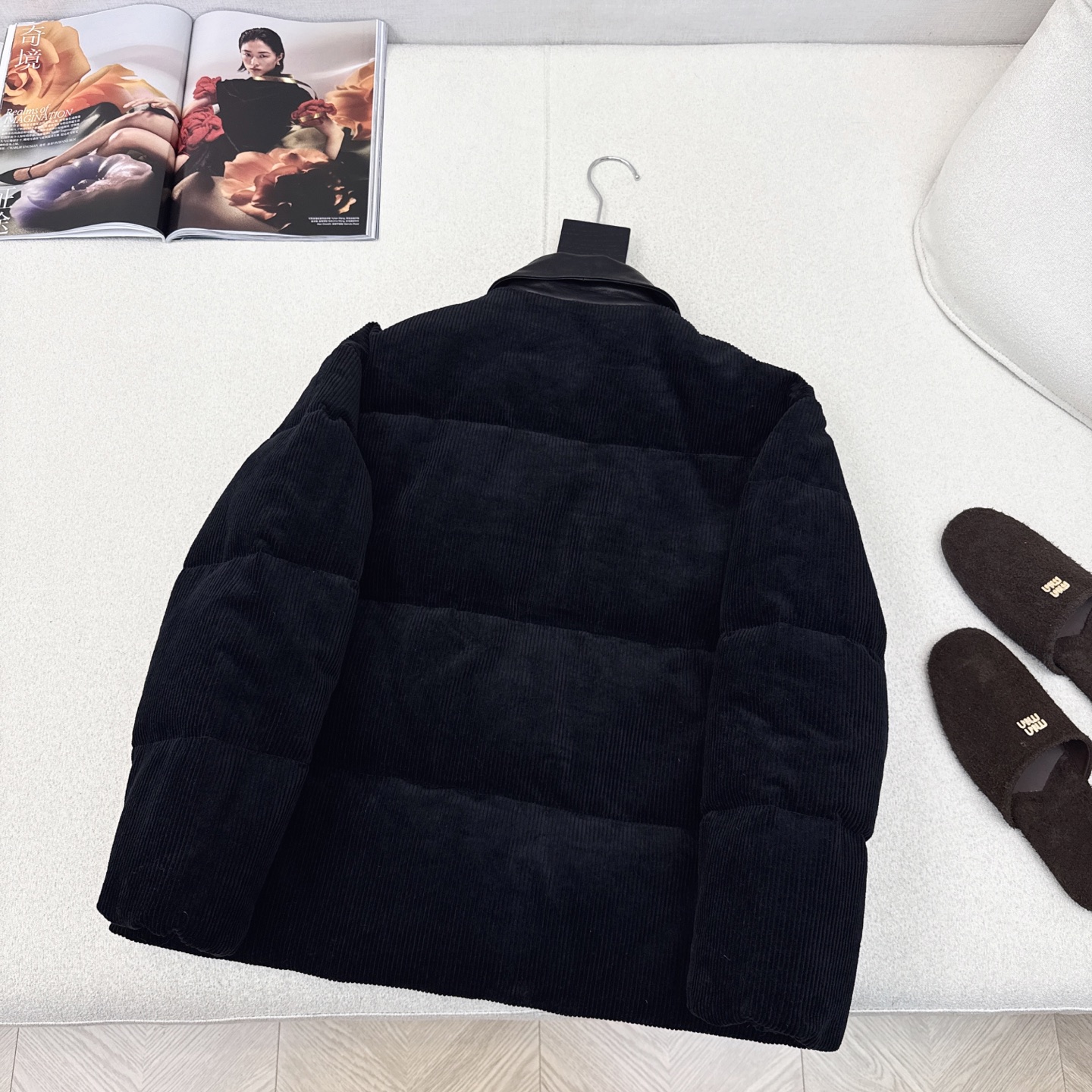 原单品质 MIU 25Ss——秋冬新品 灯芯绒拼小羊皮领羽绒服🤎yyds减轻少女风 立体剪裁H版型下摆抽