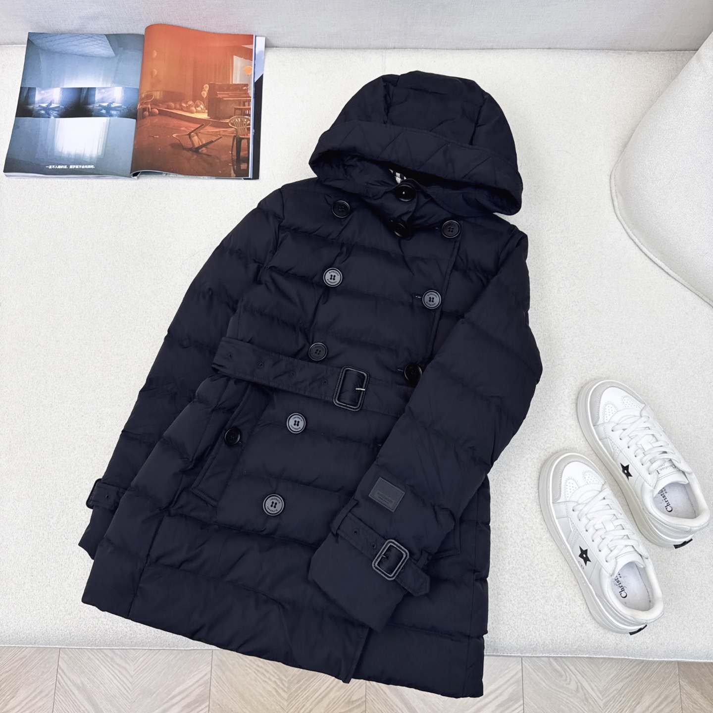 原单品质 Bur 25SS ——— 秋冬新款经典双排扣连帽羽绒服外套 🤎实穿性很高 专柜每年必火的经典款