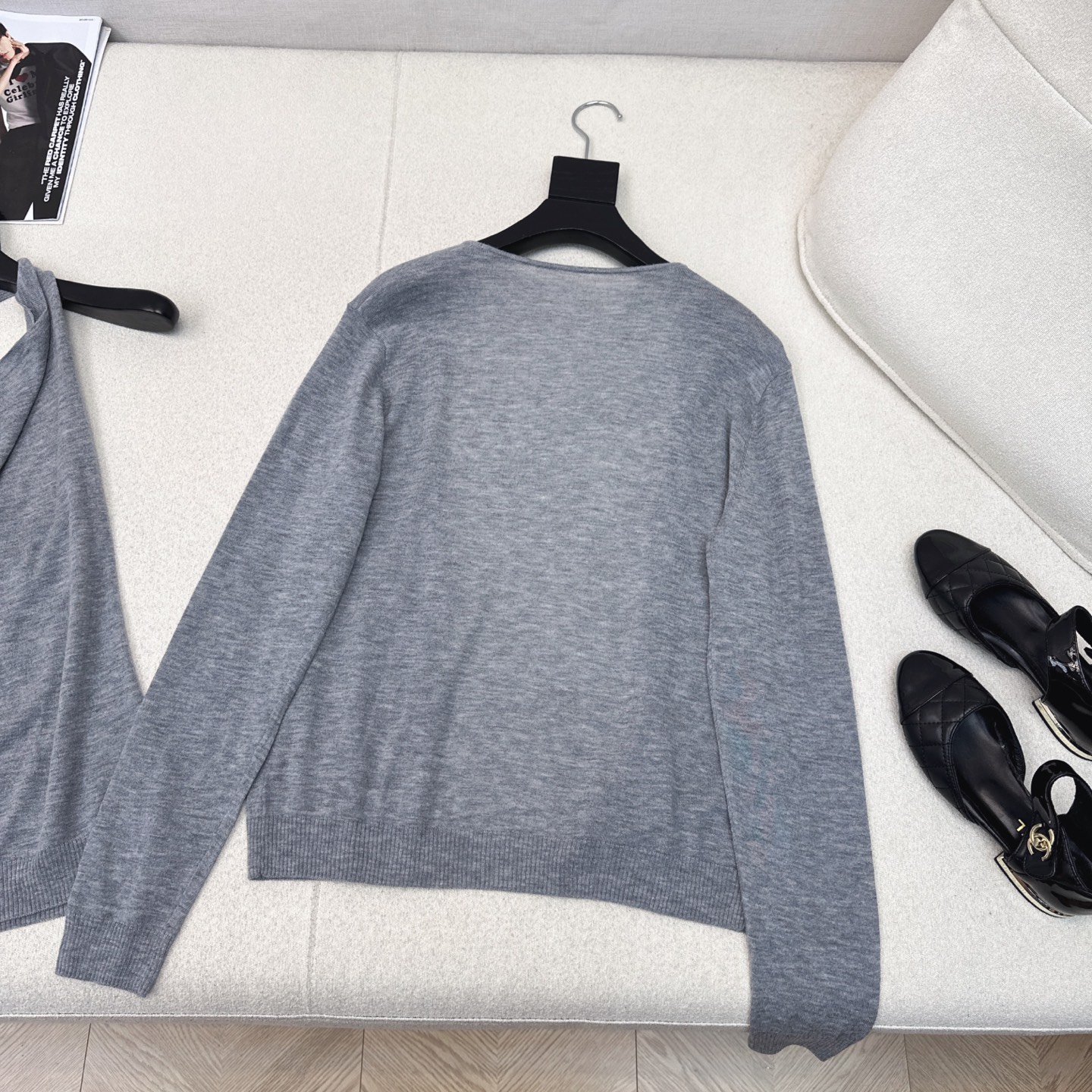 独家款～ Miu 25Ss————早秋最新款轻薄针织两件套🤍 堆堆领无袖背心+基础款开衫 二合一设计 视