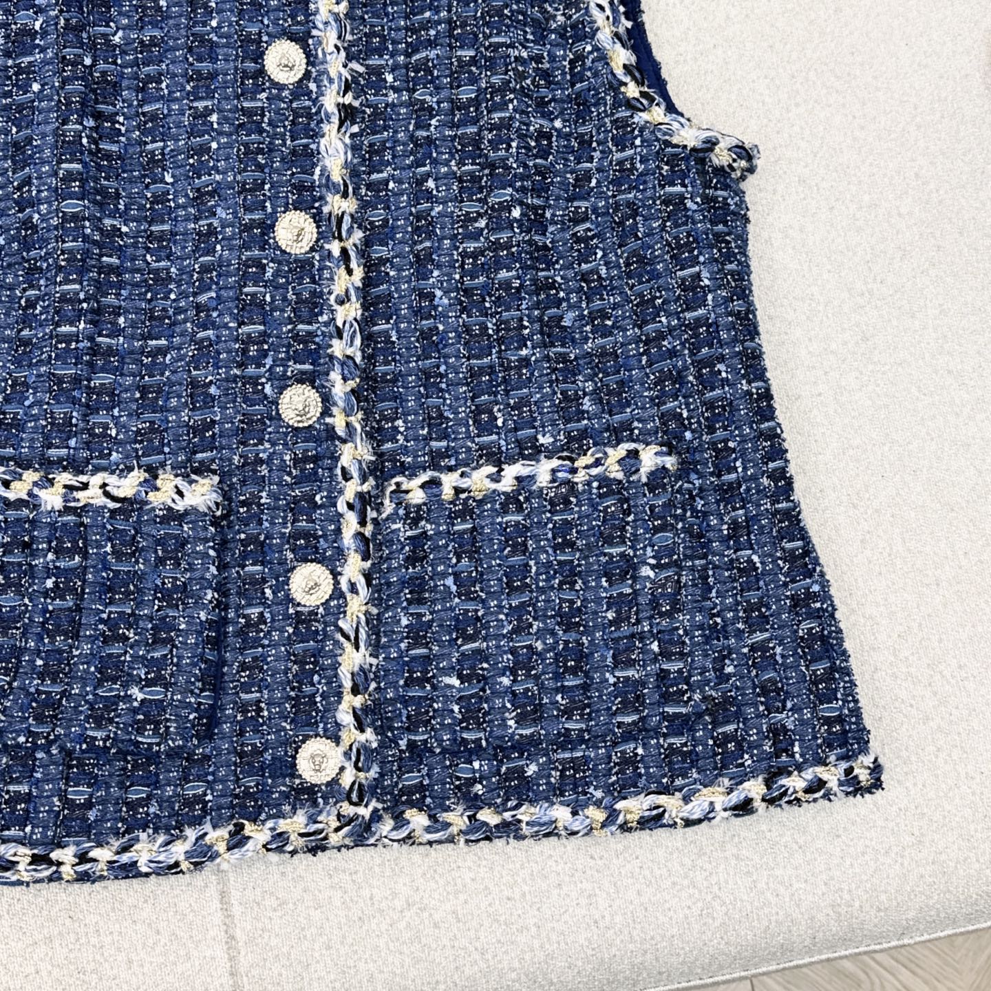 特价🉐️ ❗️现货齐码❗️不退不换❗️C家 25Ss————早秋最新款重工软粗花呢两件套🩵走秀同款小短款