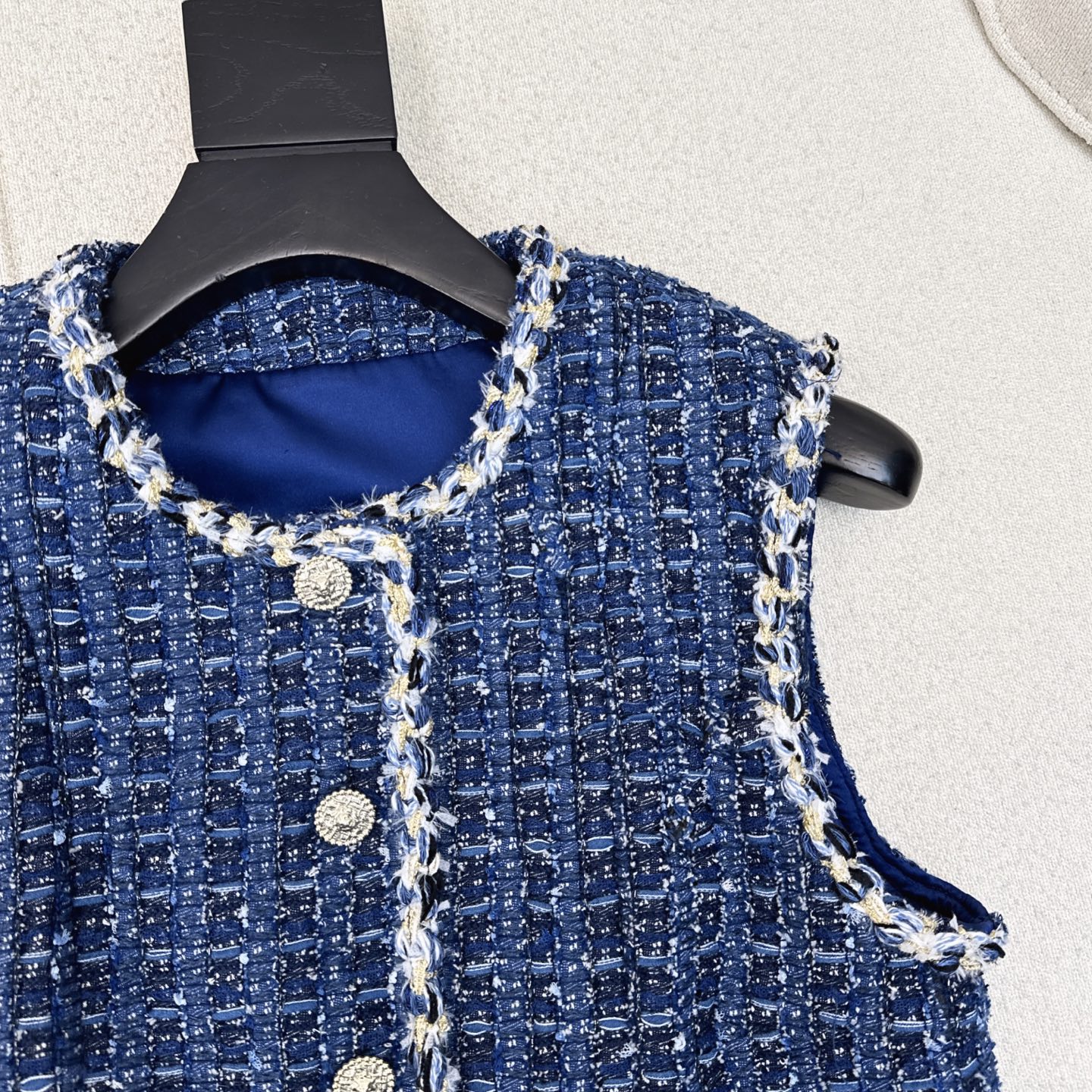 特价🉐️ ❗️现货齐码❗️不退不换❗️C家 25Ss————早秋最新款重工软粗花呢两件套🩵走秀同款小短款