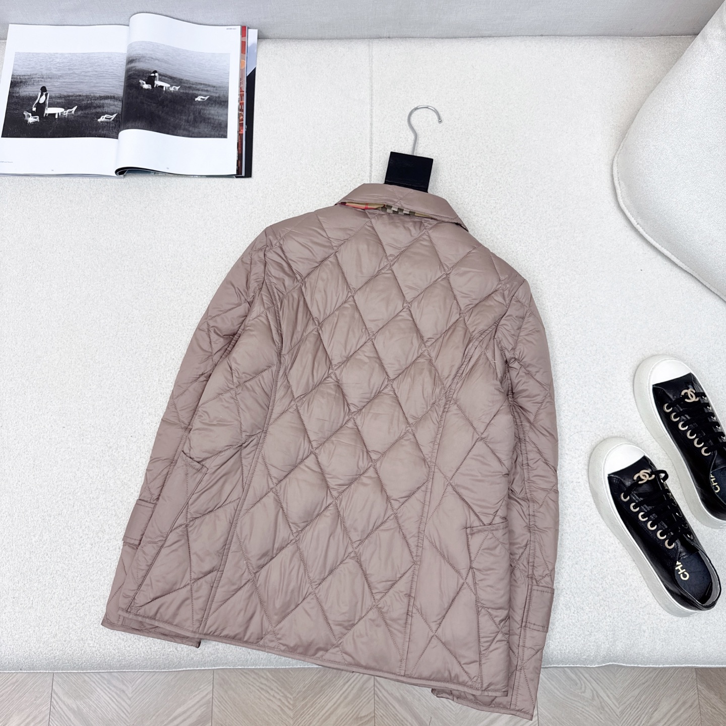 Burberry Quilted Down Puffer Jacket Diamond Pattern Lightweight 8 i1756281347695 4822 0 7