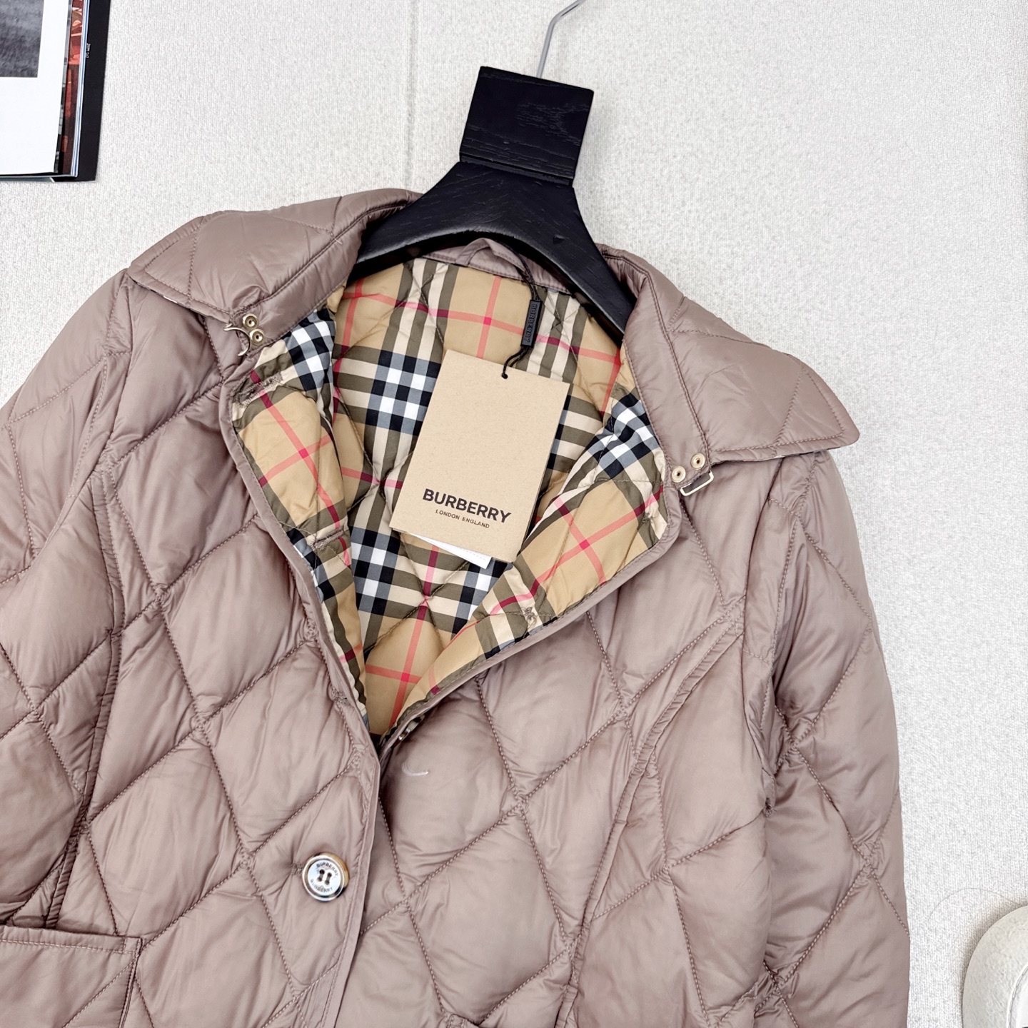 Burberry Quilted Down Puffer Jacket Diamond Pattern Lightweight 5 i1756281348751 6545 0 2