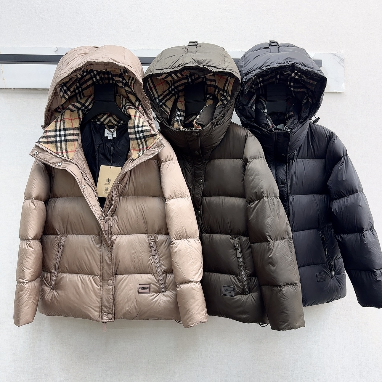 Burberry Hooded Puffer Jacket: Stylish, Warm, and Ready for Winter 9 i1756283446712 7197 0 8