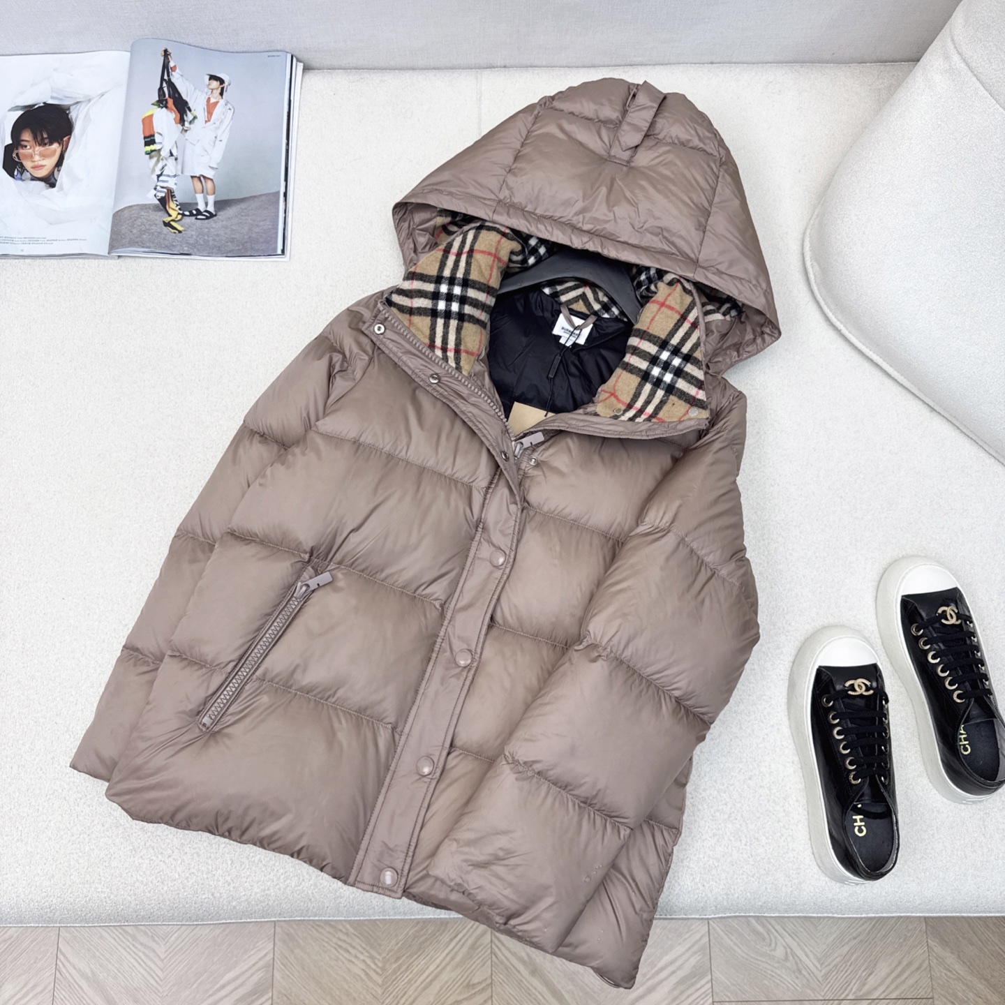 Burberry Hooded Puffer Jacket: Stylish, Warm, and Ready for Winter 2 i1756283447108 180 0 1